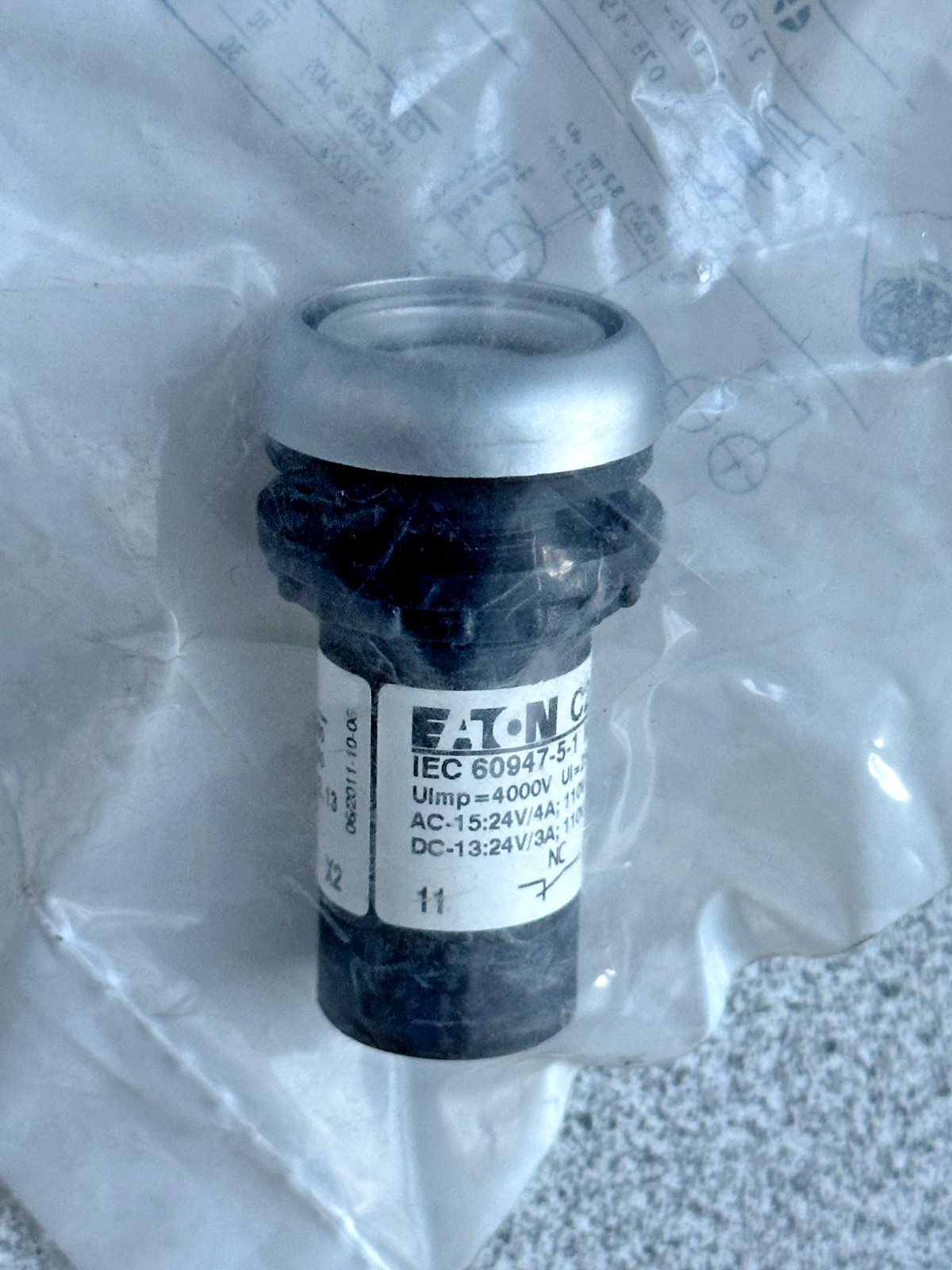 NEW Eaton C22-DRL-XR-K01-120 Illuminated PushButton, 120V, 1 NC, Maintained