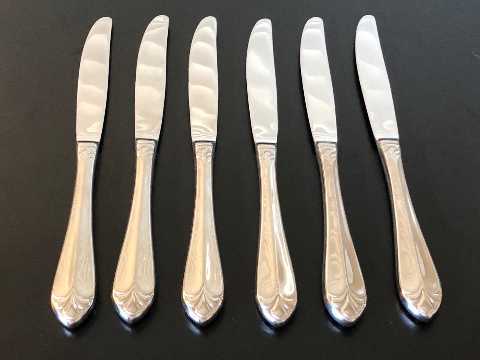 6 Gorham Legacy Pattern Stainless Dinner Knives 9 1/8”
