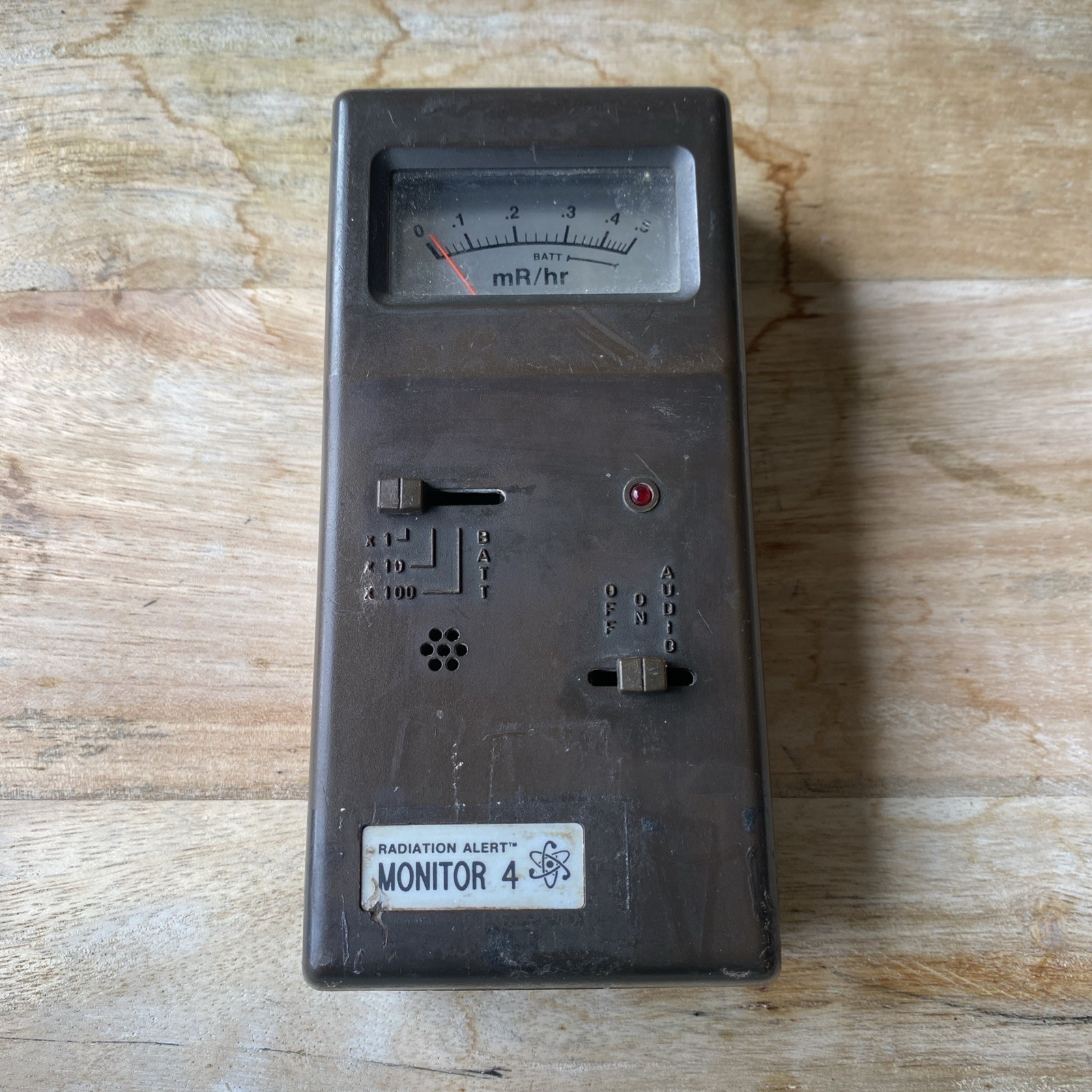 SE International Radiation Alert Monitor 4 4/4EC dosimeter Geiger Counter