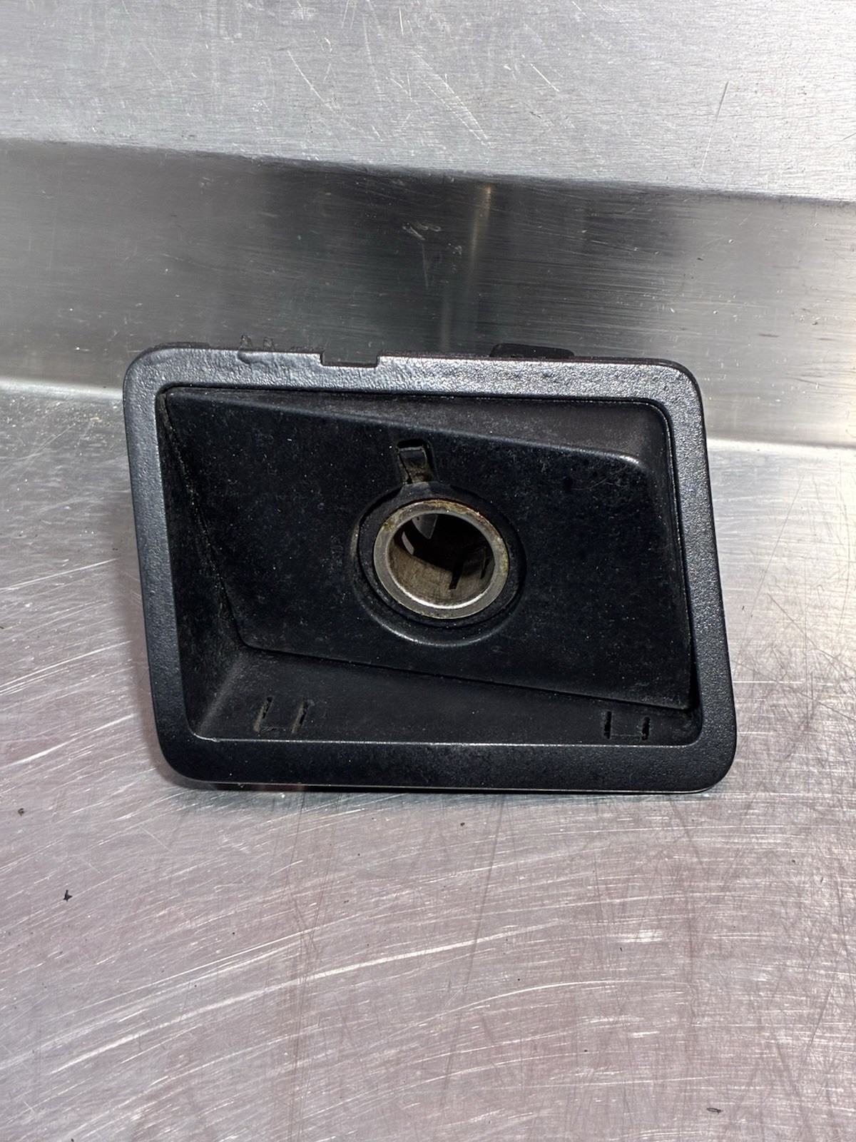 2013 Ford F-250 Pickup 12V Outlet Power Point Plug 9C34-25047A82-E