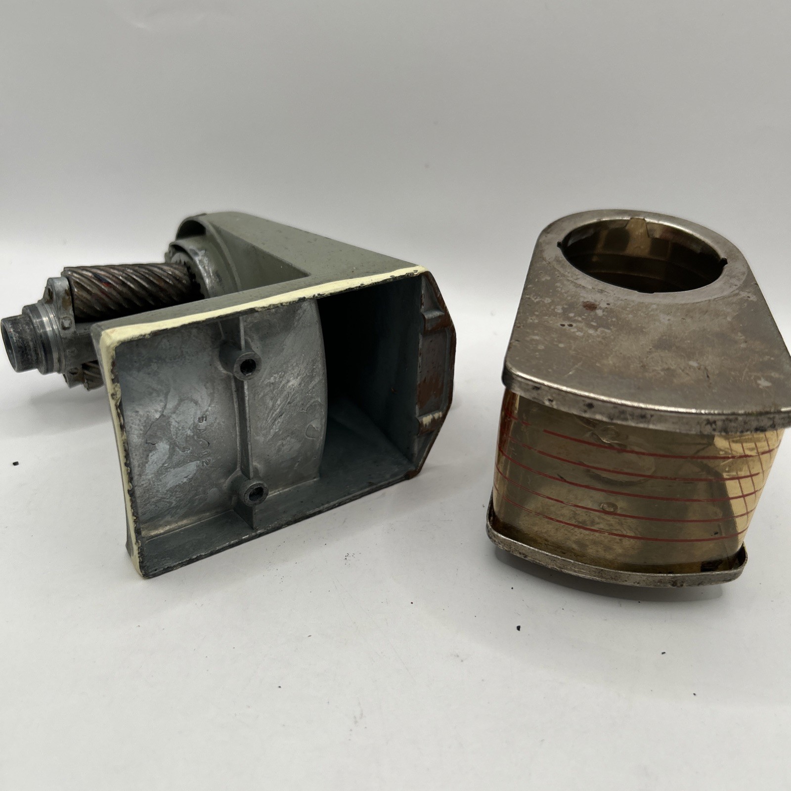 VTG Apsco Deluxe Giant Automatic Pencil Sharpener 6 sizes desk/wall mount