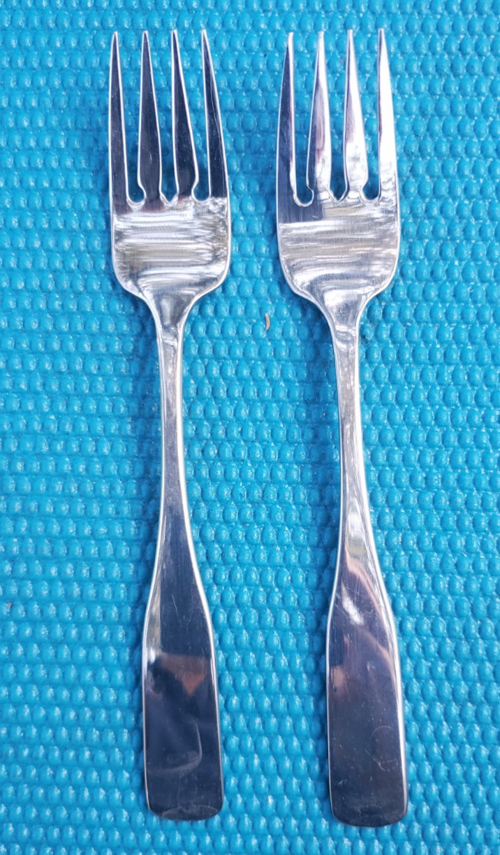 2-Oneida Community Cimarron stainless SALAD FORKS 6 5/8" EXQUISITE!