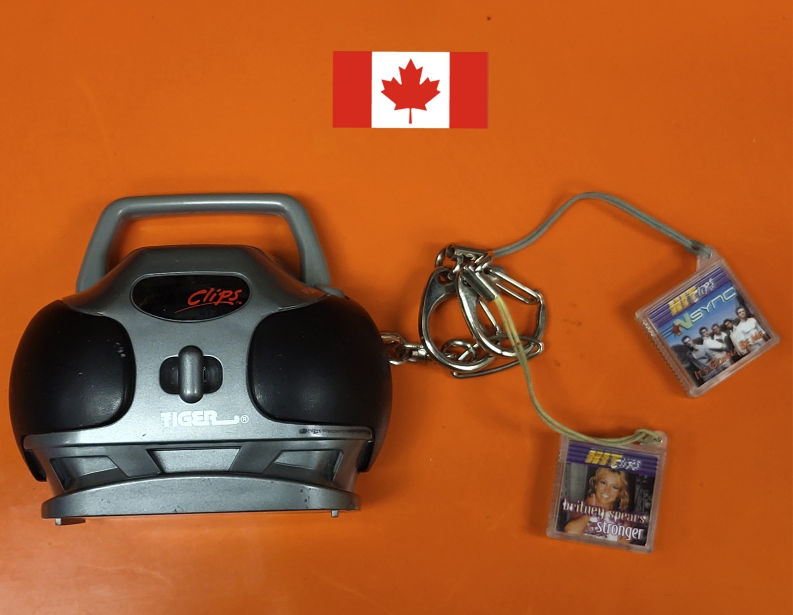 Tiger Electronics Hit Clips Music Player Boombox & Cartridges