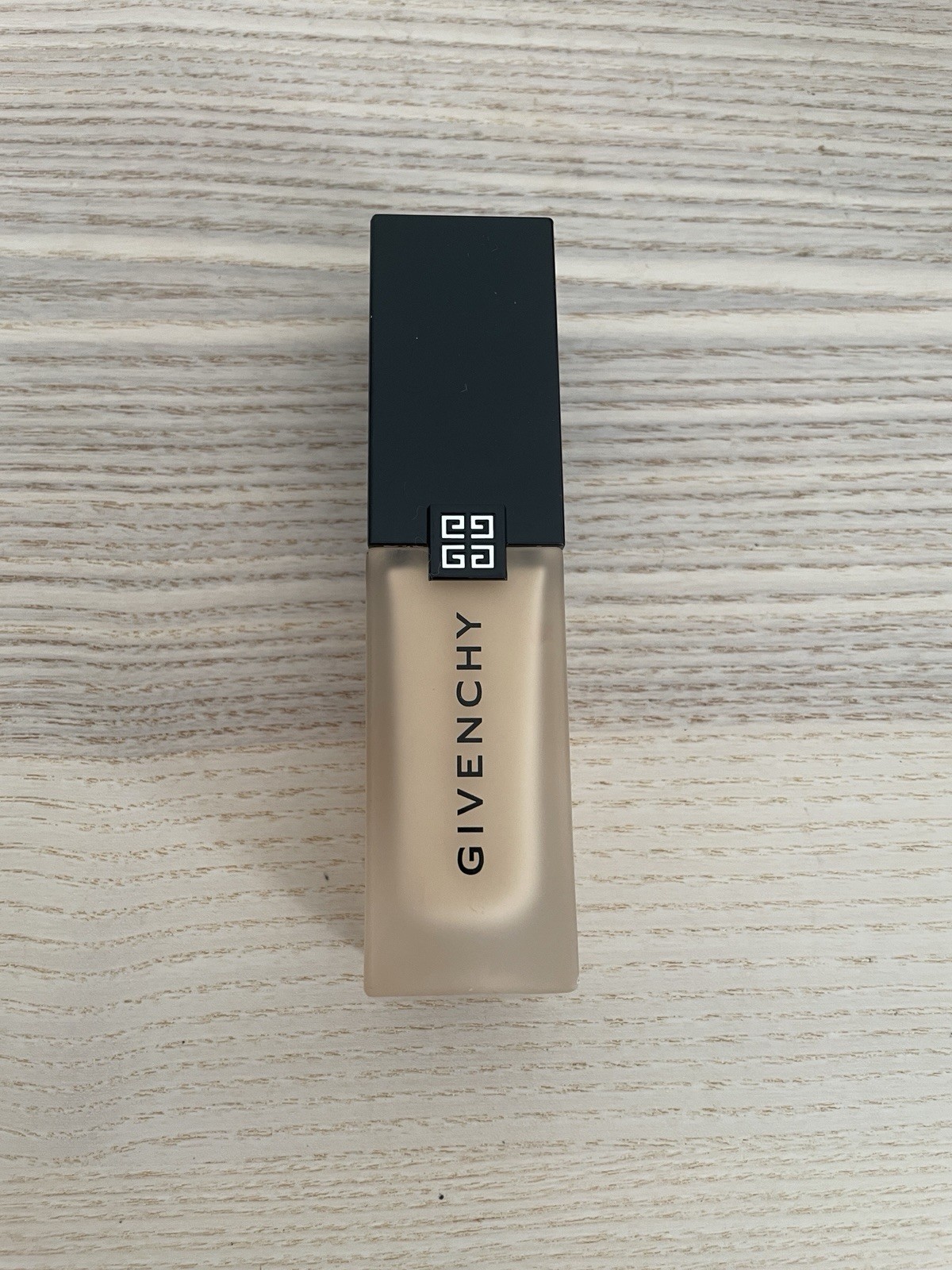 GIVENCHY Full Size Prisme Libre Skincare Foundation Matte NWOB 2-C180