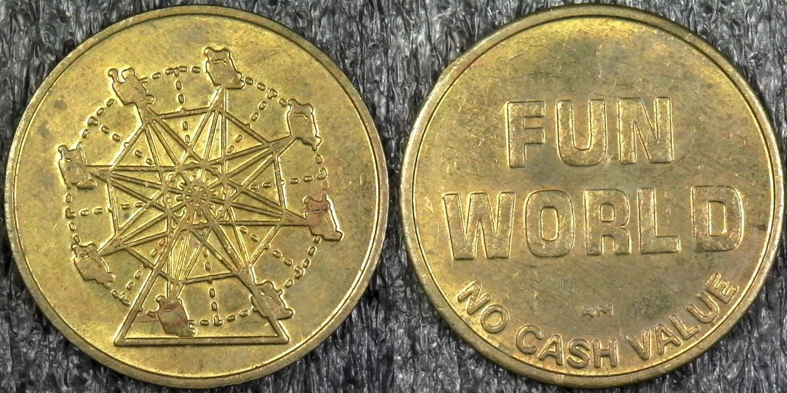Ferris Wheel - Fun World No Cash Value Arcade Game Token 23mm (c797)