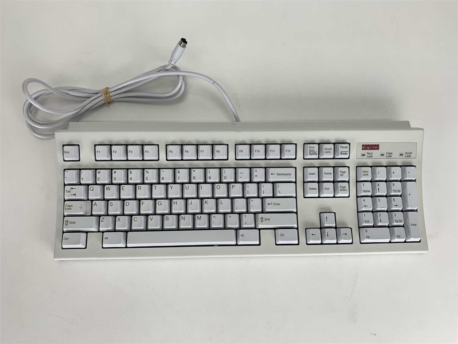 Digital RT6856T Wire PS/2 Keyboard P/N: 121592-001 Rev/B - White