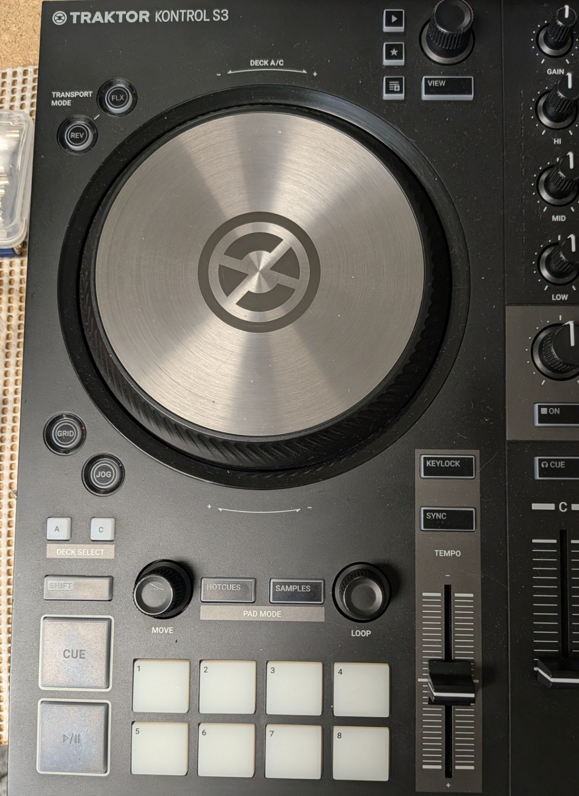 Native Instruments Traktor Kontrol S3 4-Channel DJ Controller