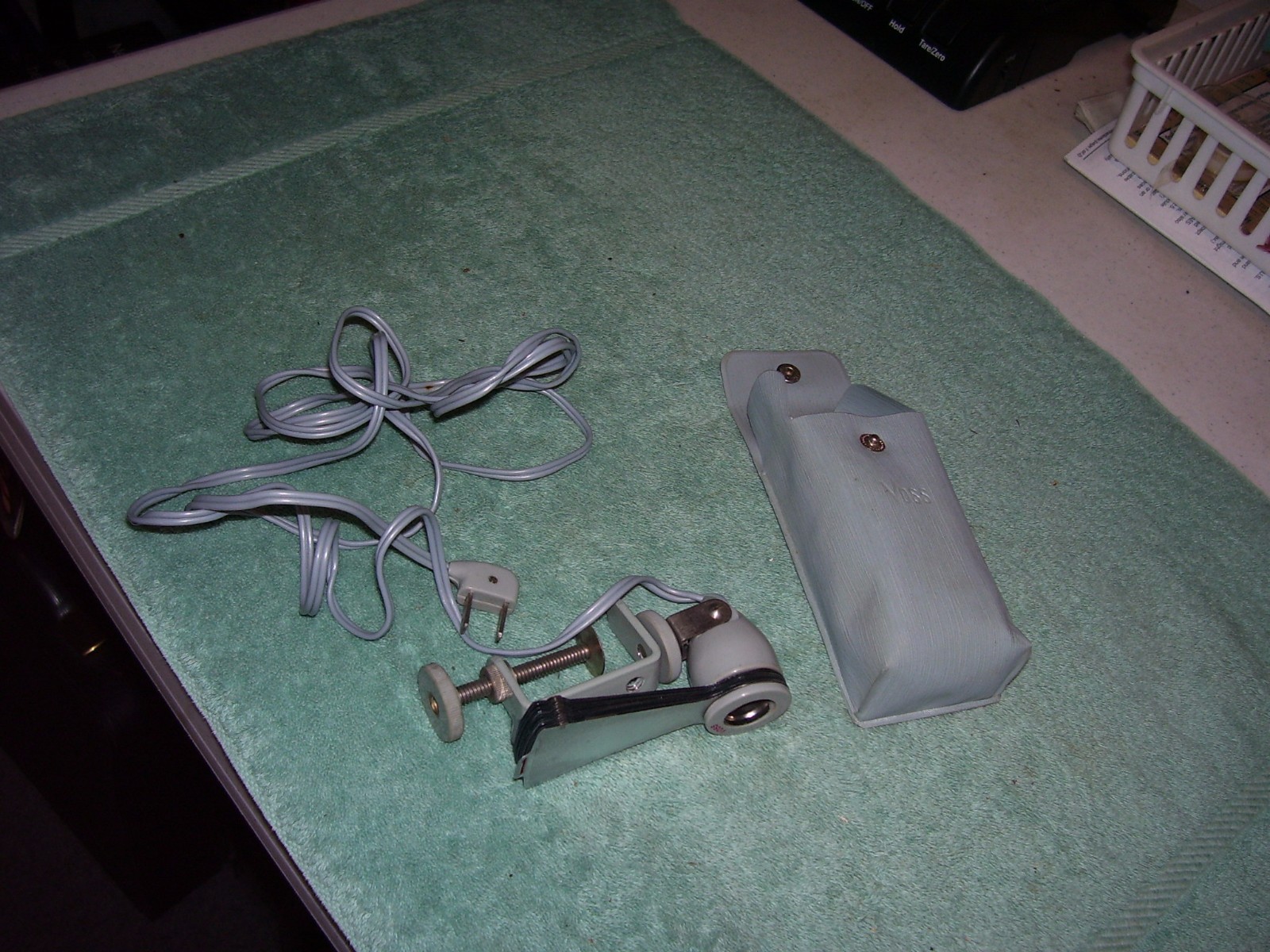 VINTAGE Voss External Flash with case, looks unused