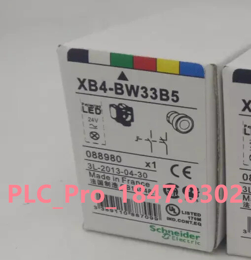 XB4BW33B5 1PCS NEW Schneider XB4-BW33B5 Button switch  Fast delivery