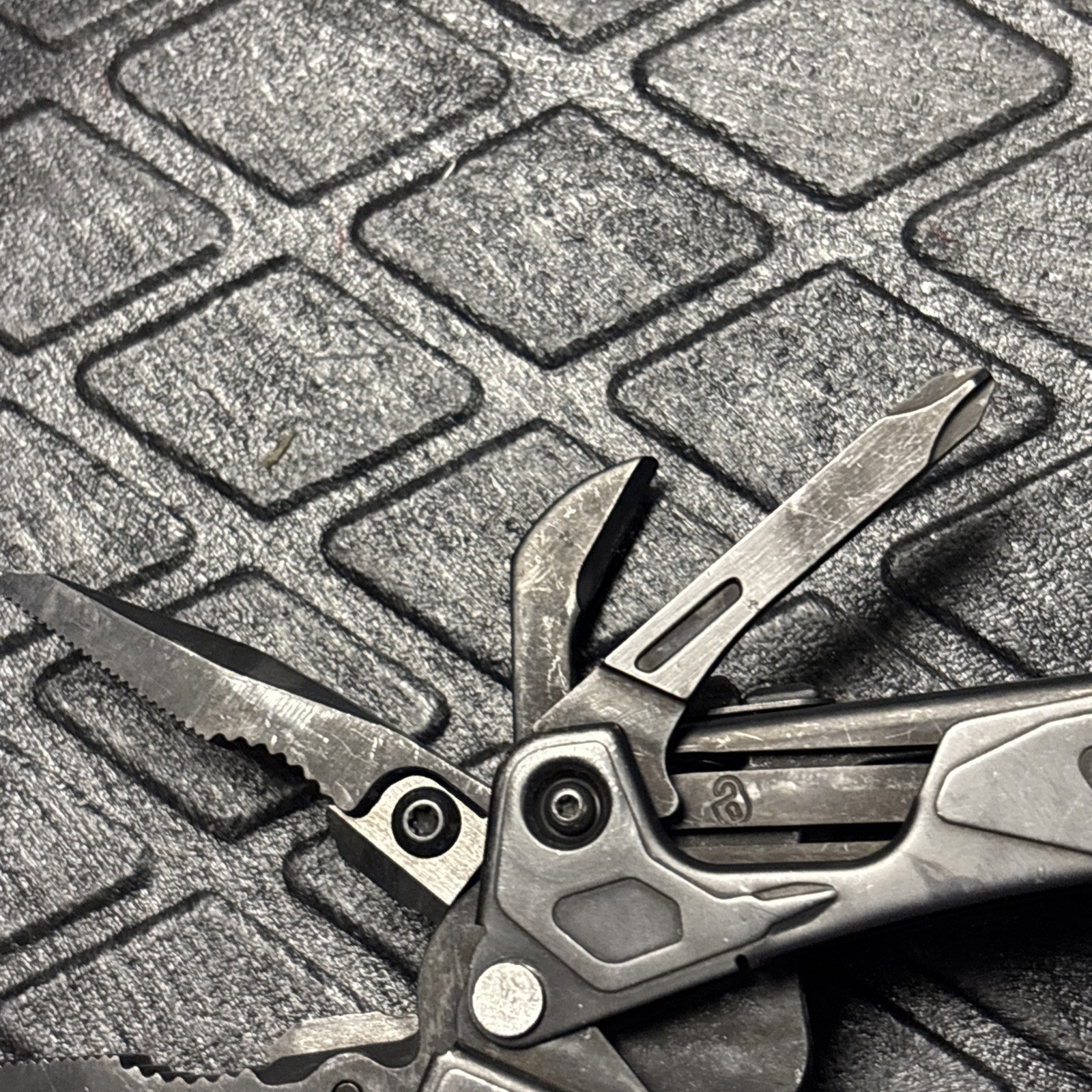 Leatherman OHT One Hand Tool Multitool - Black Oxide, Nice!