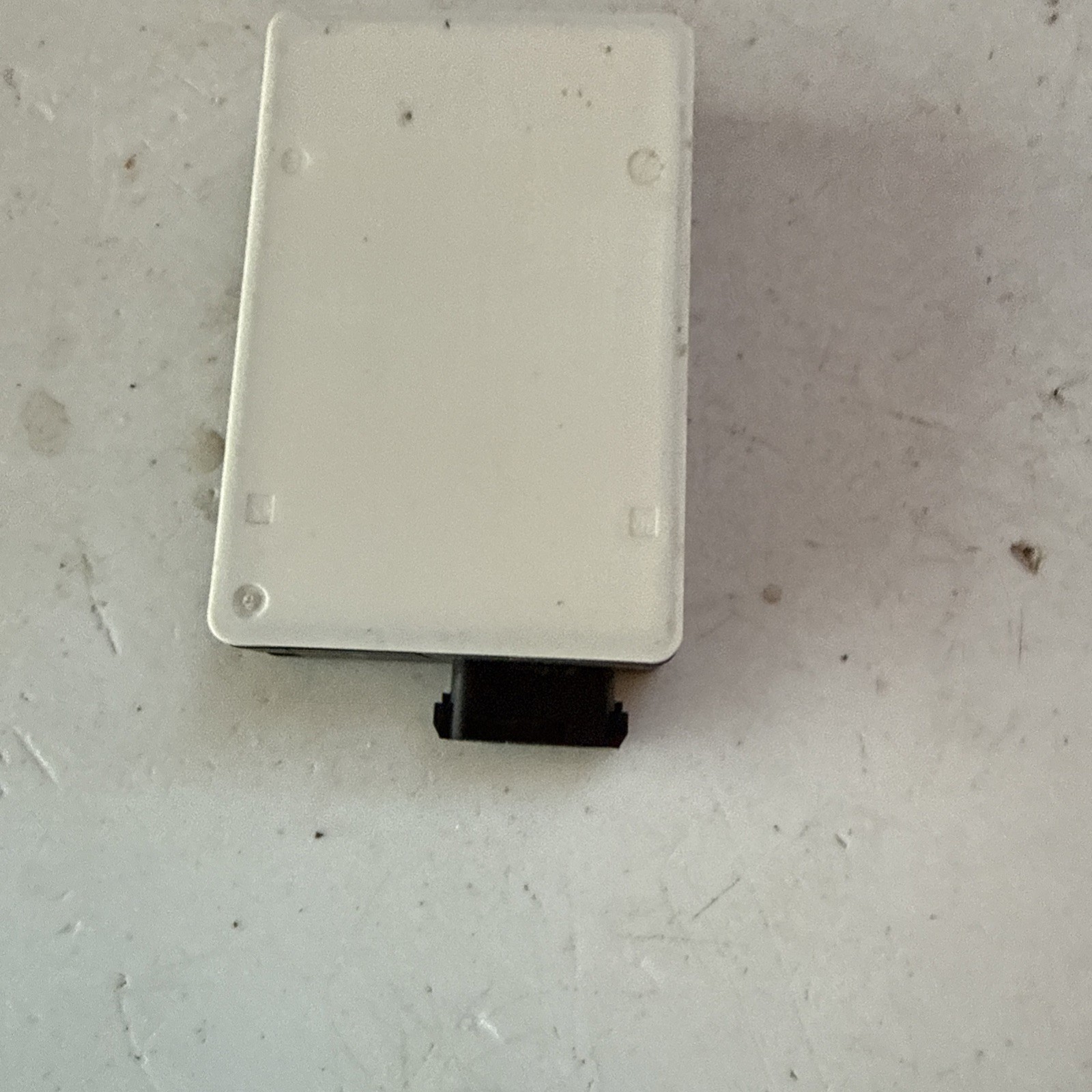2015 2016 2017 Chrysler 200 Right or Left Blind Spot Module OEM 68243133AA *