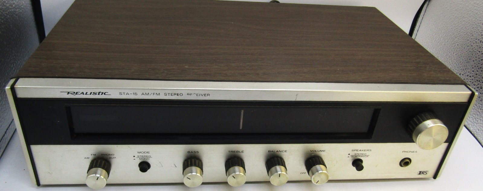 Realistic STA-15 AM/FM Stereo Receiver Woodgrain Cabinet with Manual.