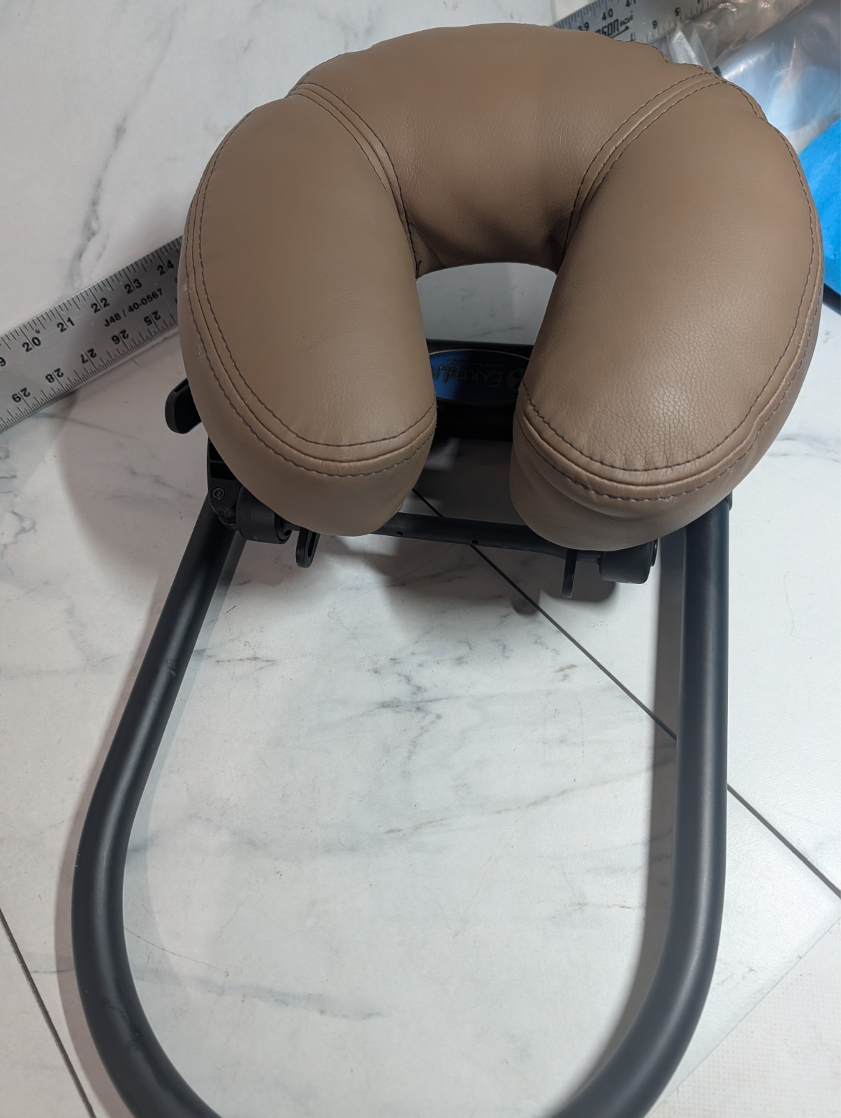 EARTHLITE Massage Table Face Cradle Deluxe Adjustable - Durable Xlnt cond
