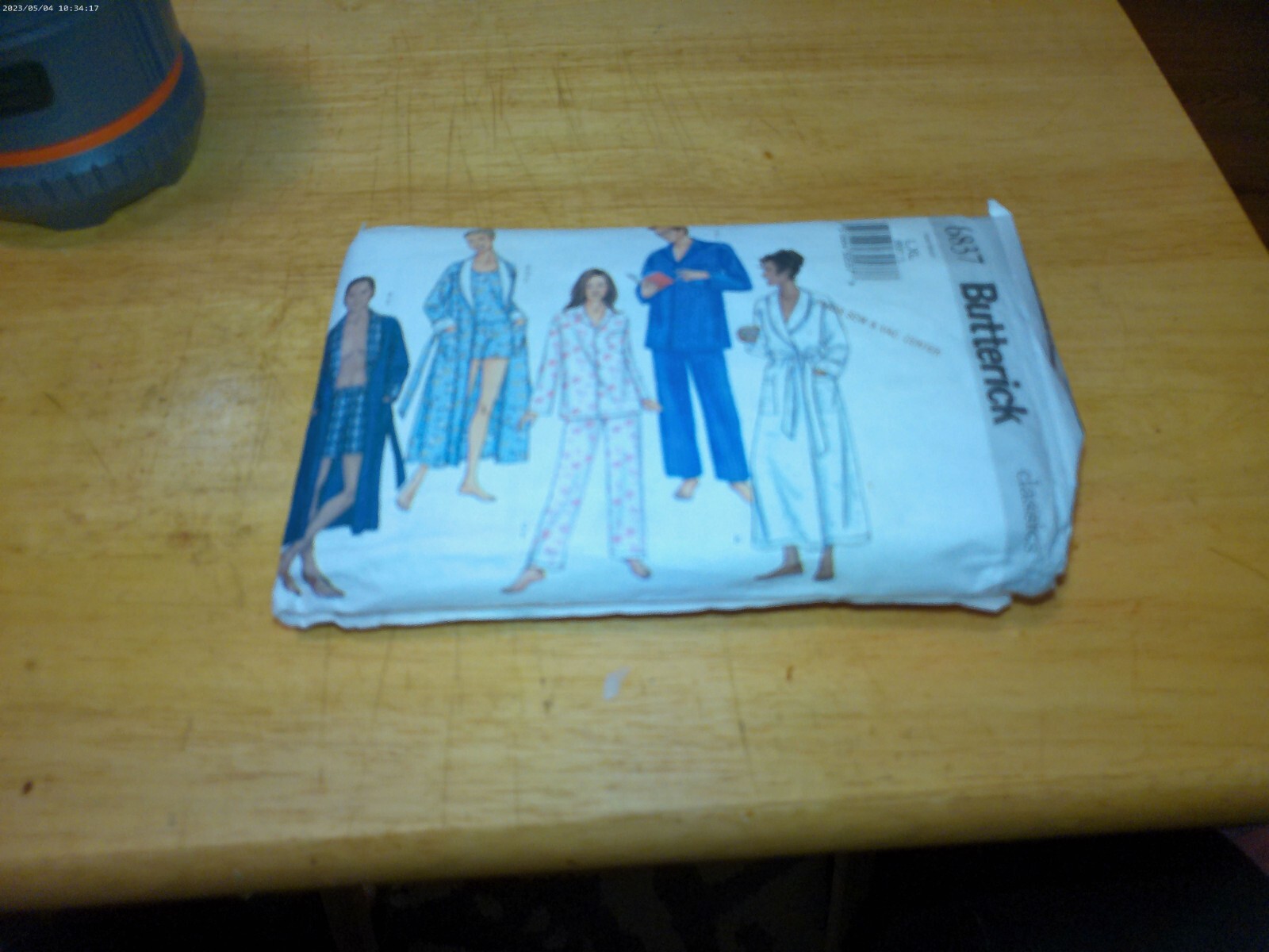 Butterick Pattern 6837 Unisex Robe & Pajamas Large, XL