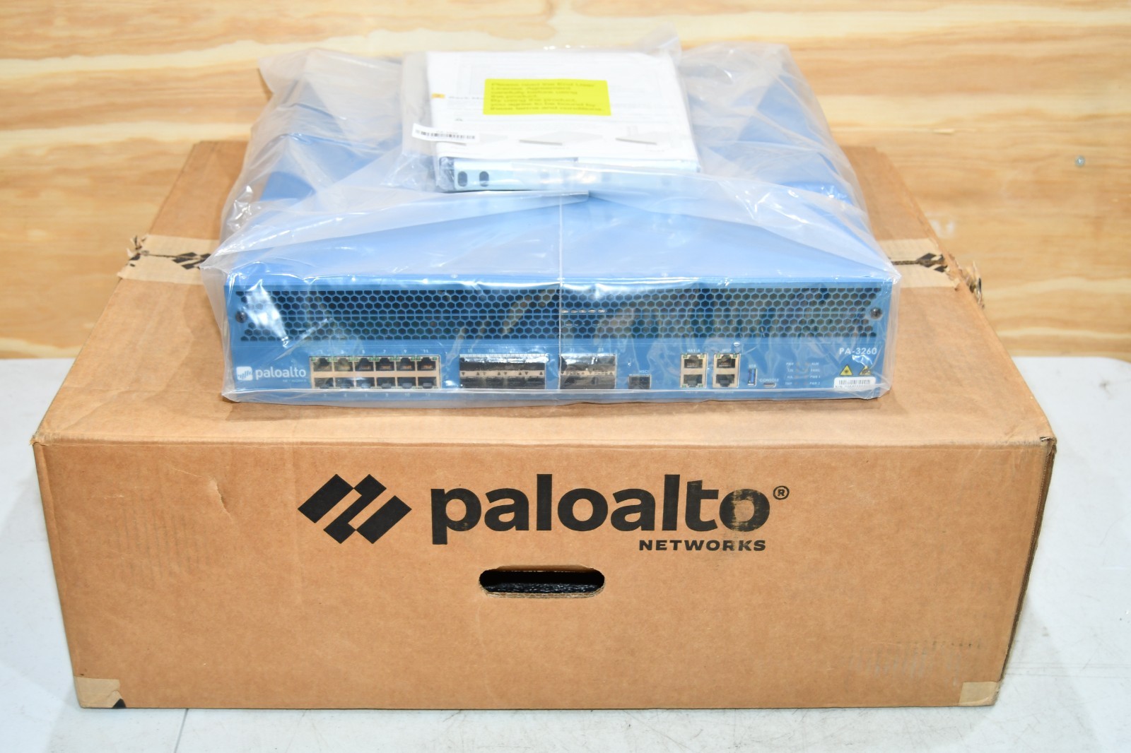 ^ Palo Alto Networks PAN-PA-3260 PA-3200 Series 10/40GbE Firewall Appliance