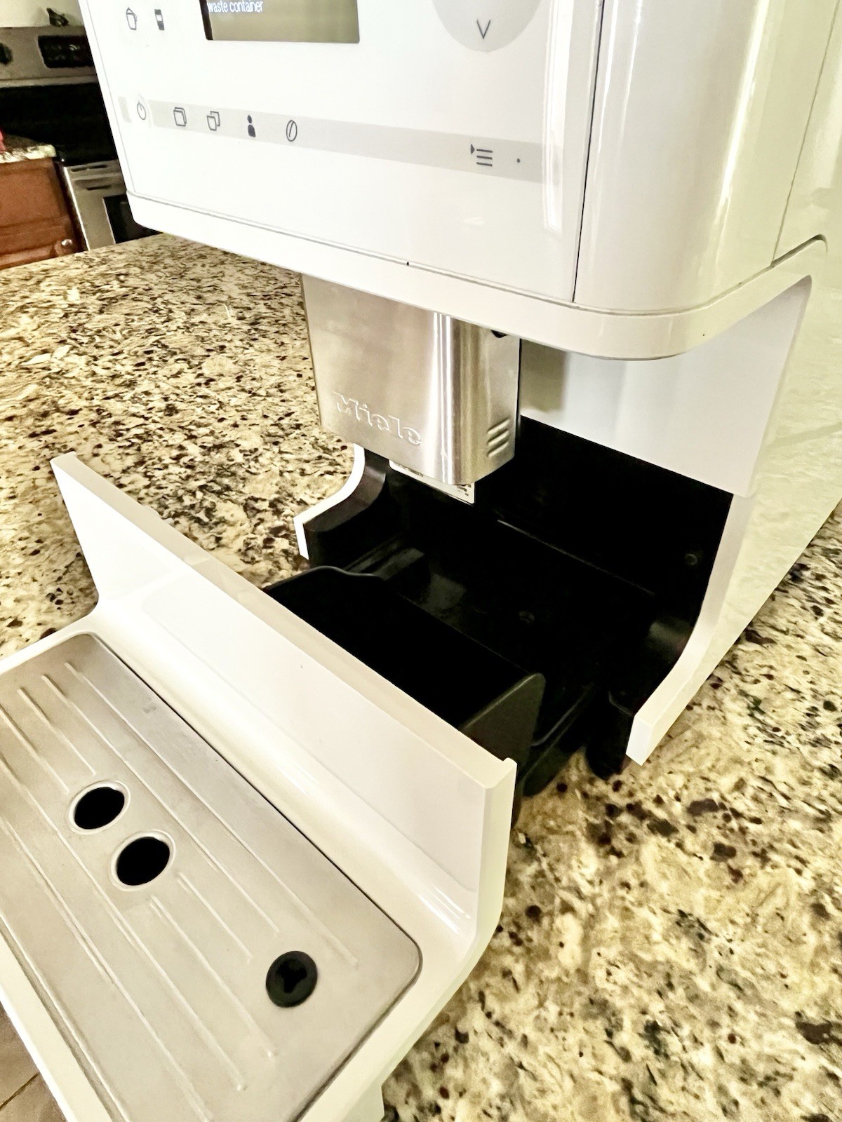 Miele Automatic Espresso & Coffee Countertop Machine. Model# CM6150
