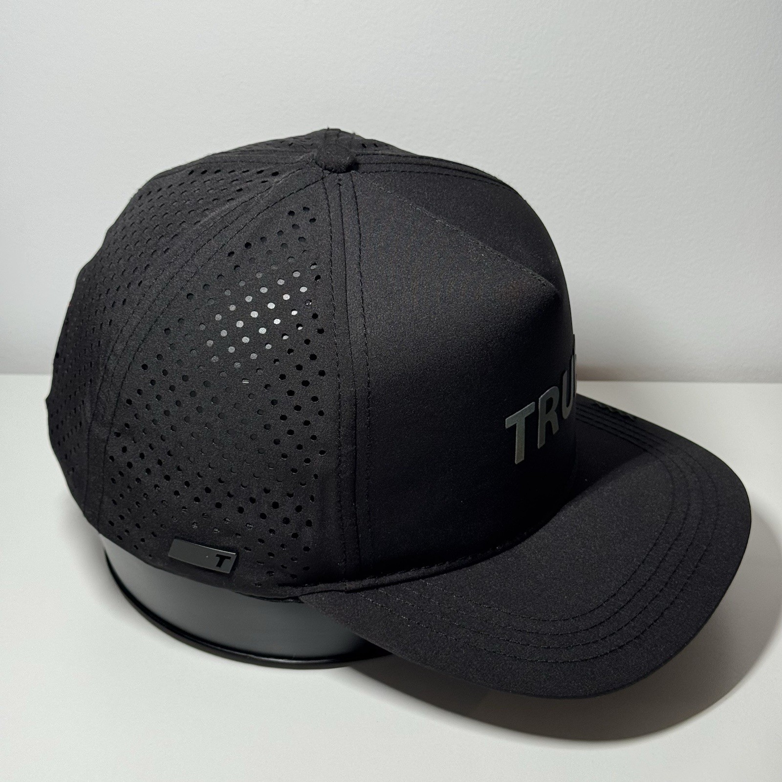 True Linkswear Golf Hat TRUE LUX TECH 5-Panel Snapback Tour Performance Cap