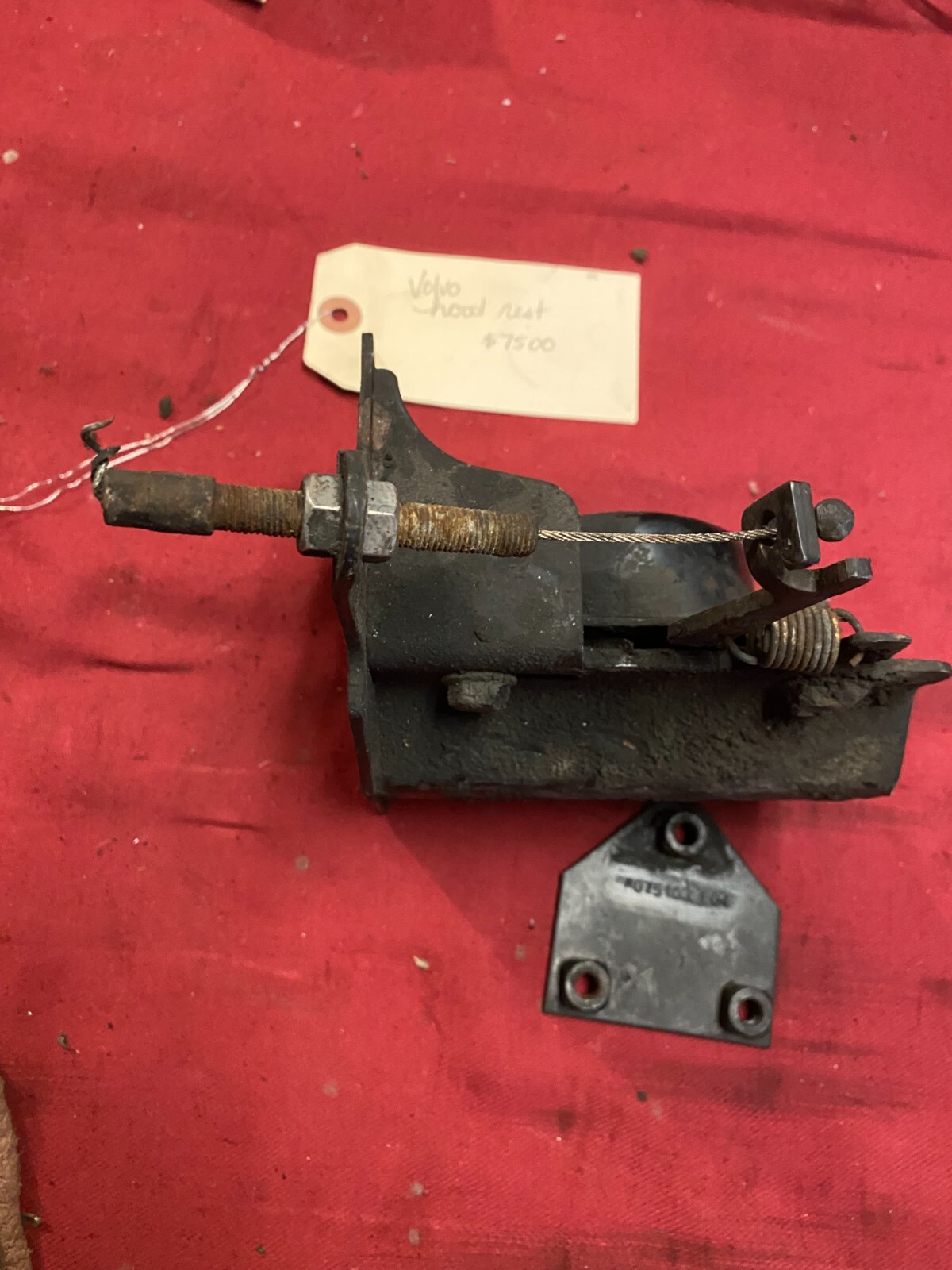 VOLVO HOOD REST SUPPORT BRACKET