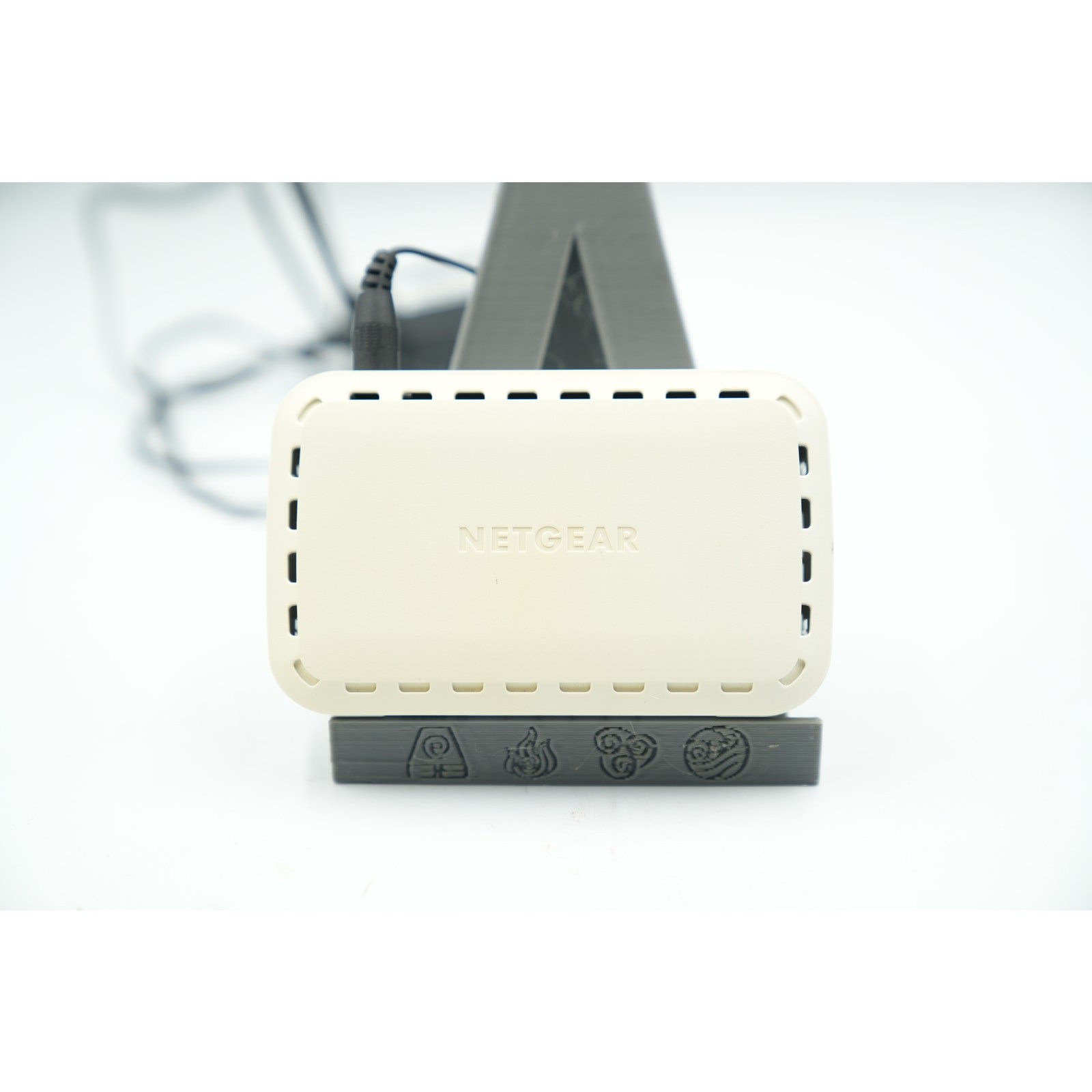 Netgear GS605v5 5-Port Gigabit Ethernet Switch White Desktop Network Hub Tested