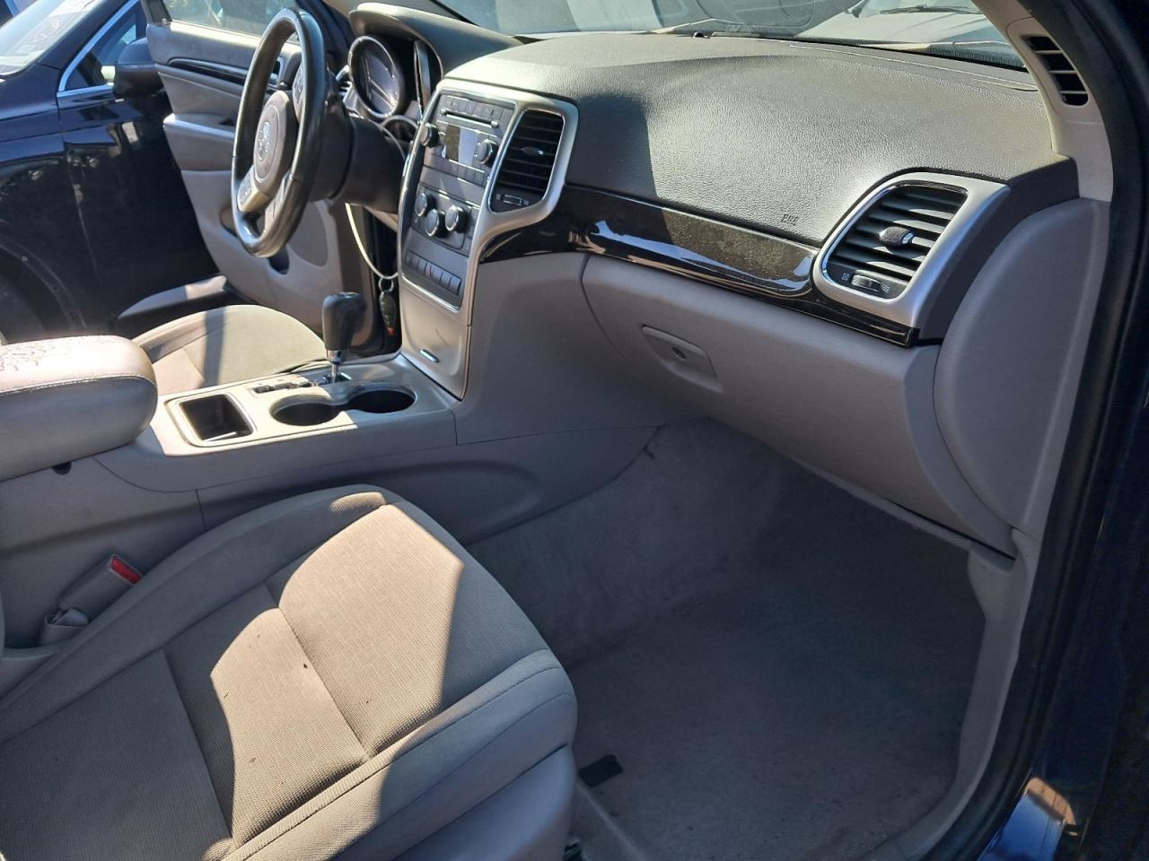 CHERGRAND 2012 Glove Box 4781914