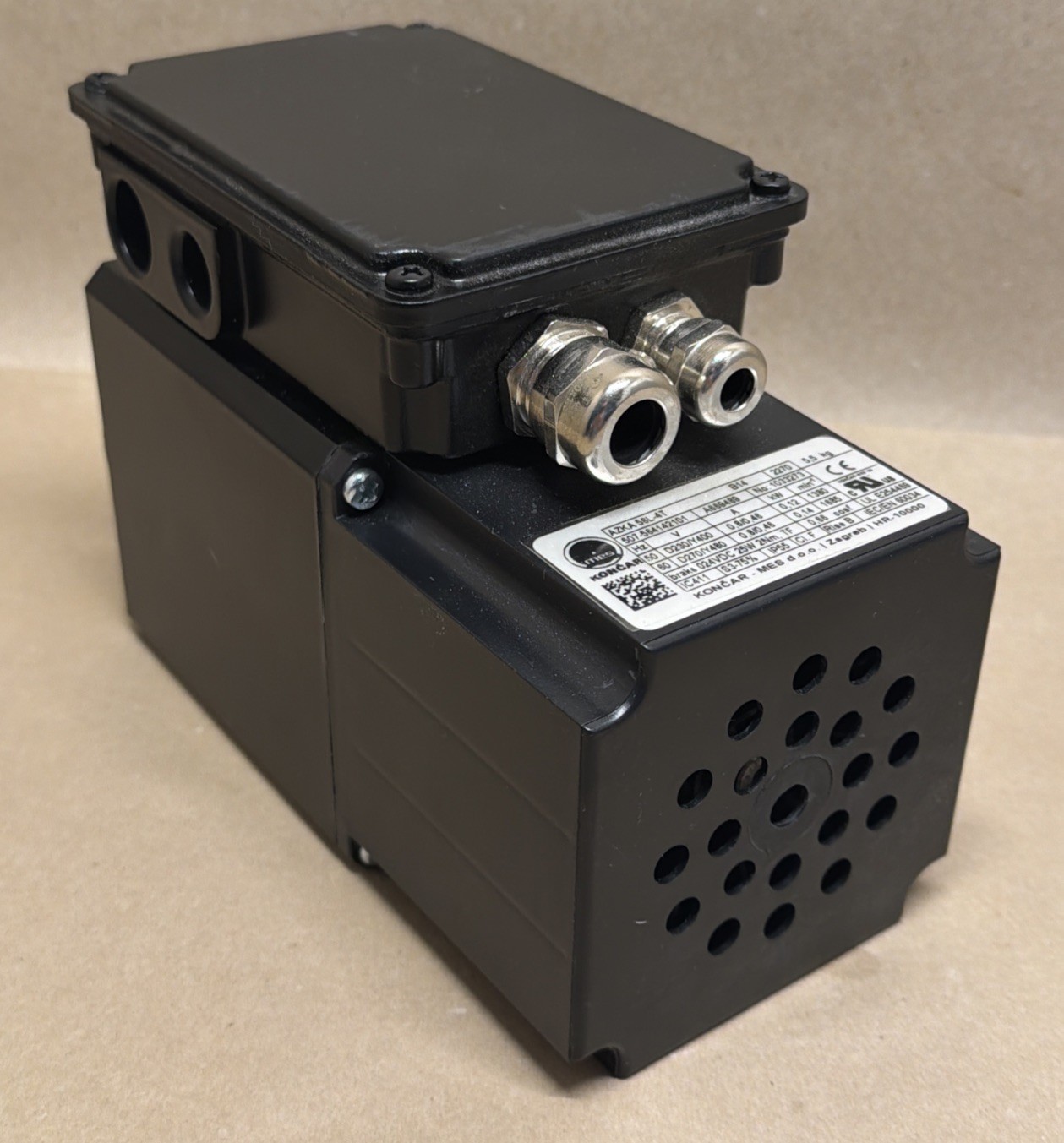 KONCAR AZKA 56L-4T Servo Motor 0.12kW Brake B14 Mounting For Weiss MES TC0150T