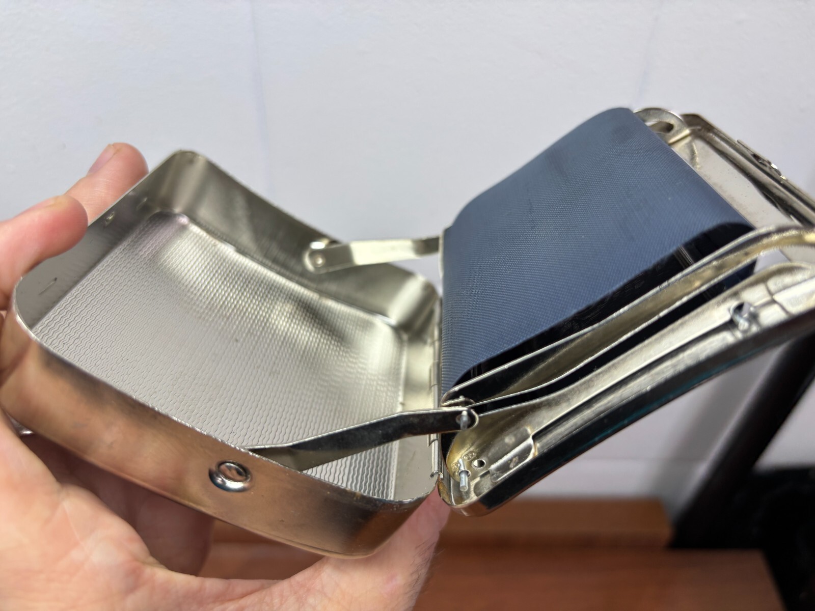 Working Automatic Rolling Machine Cigarette Case Cigarette Paper