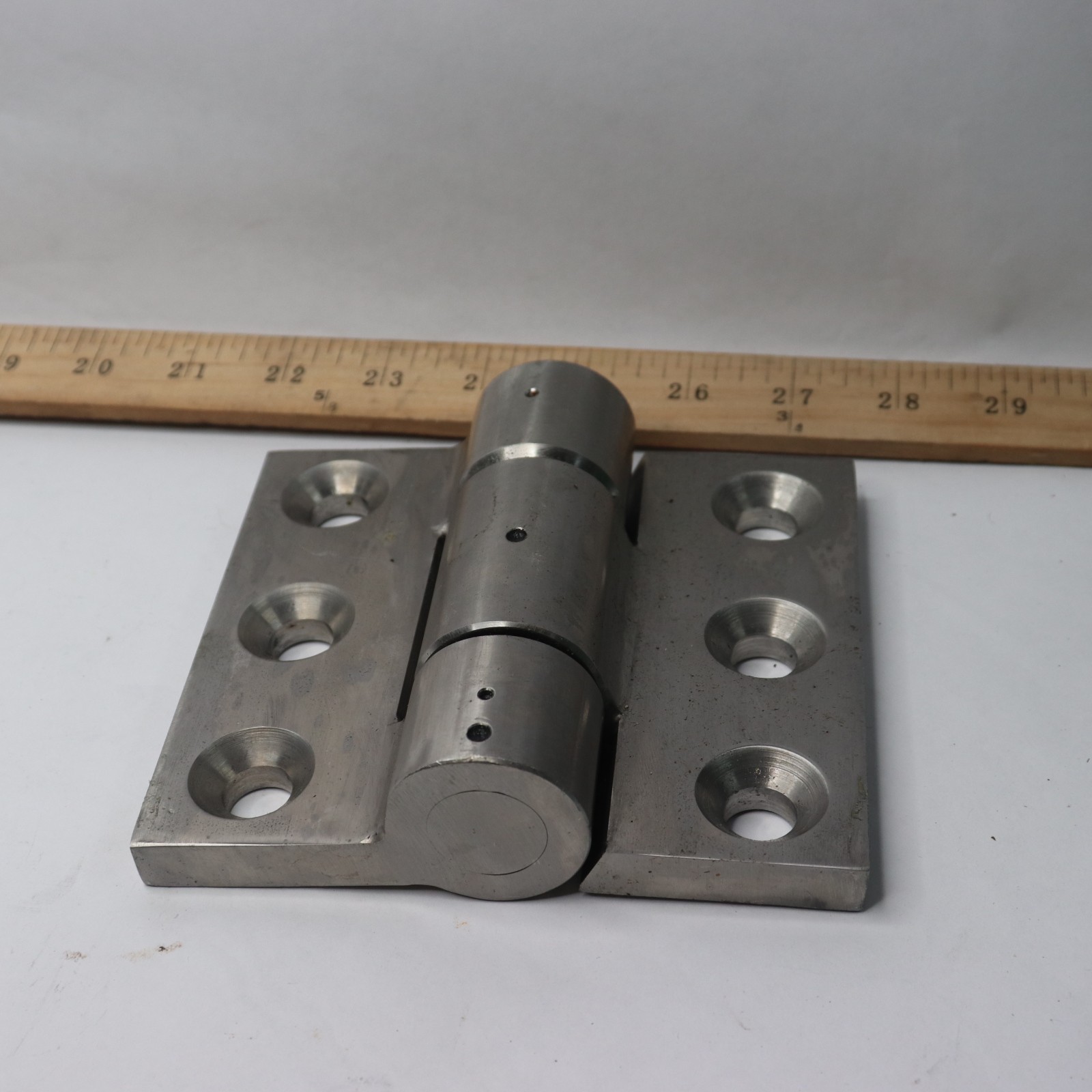 Stainless Hinge 1/2" X 5" X 5-1/2" INCOMPLETE