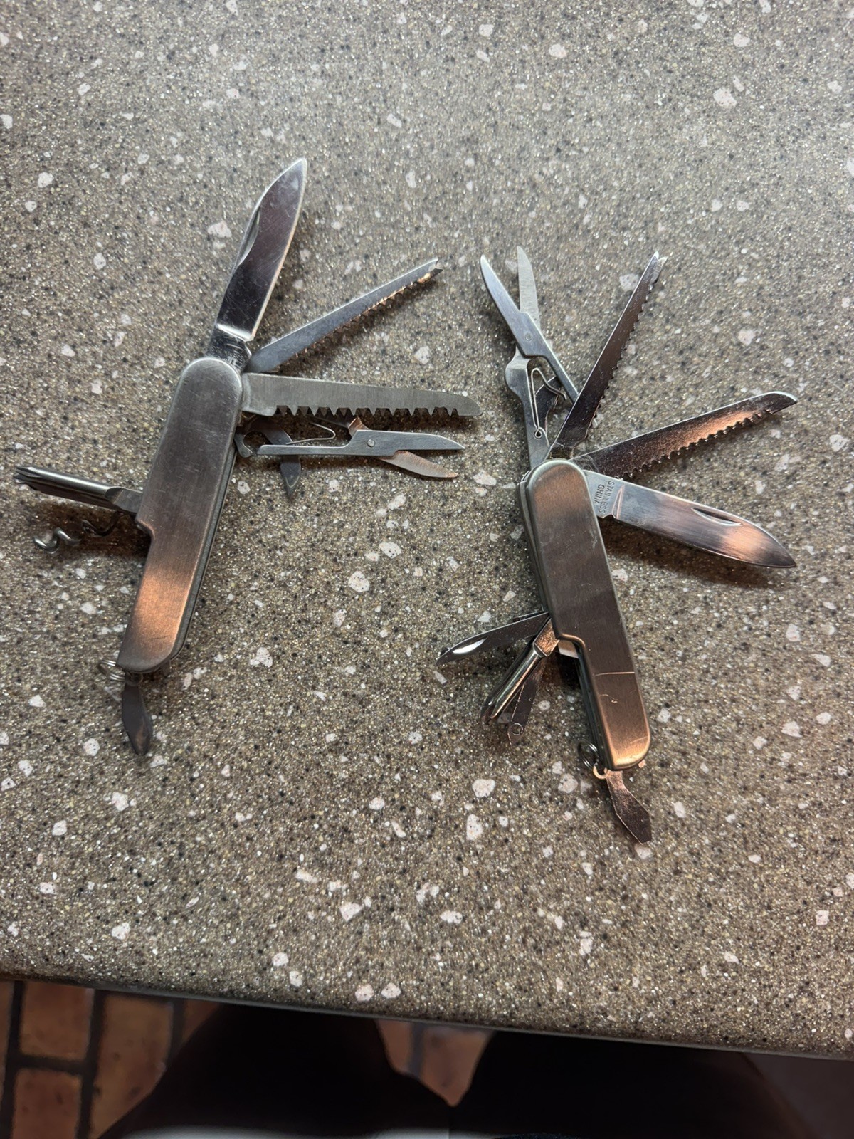 MULTIPURPOSE MULTY FUNCTION KNIFE 2 SEPARATE KNIVES
