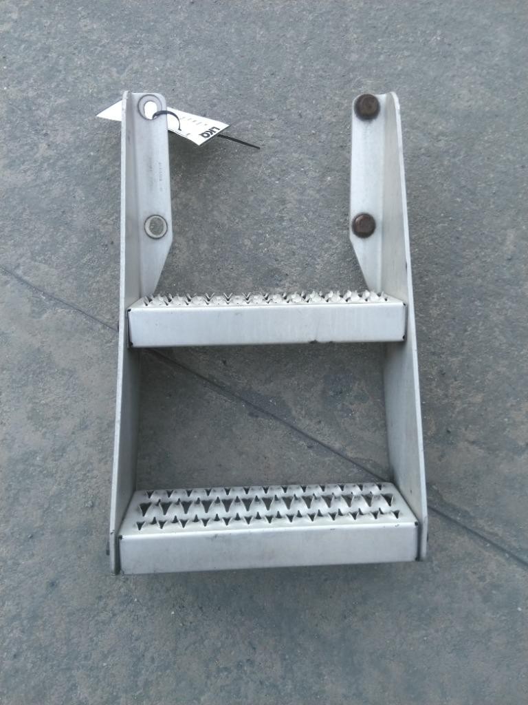 Replaces 2013 PETERBILT 386 FRAME STEP ,  MD