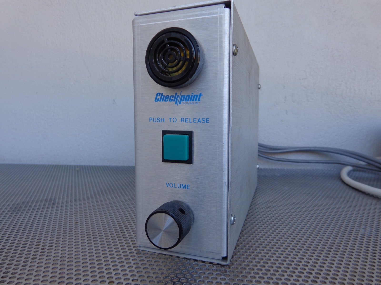 Checkpoint Anti Theft Detector Retail CP683 Security System Worldwide 224 Module