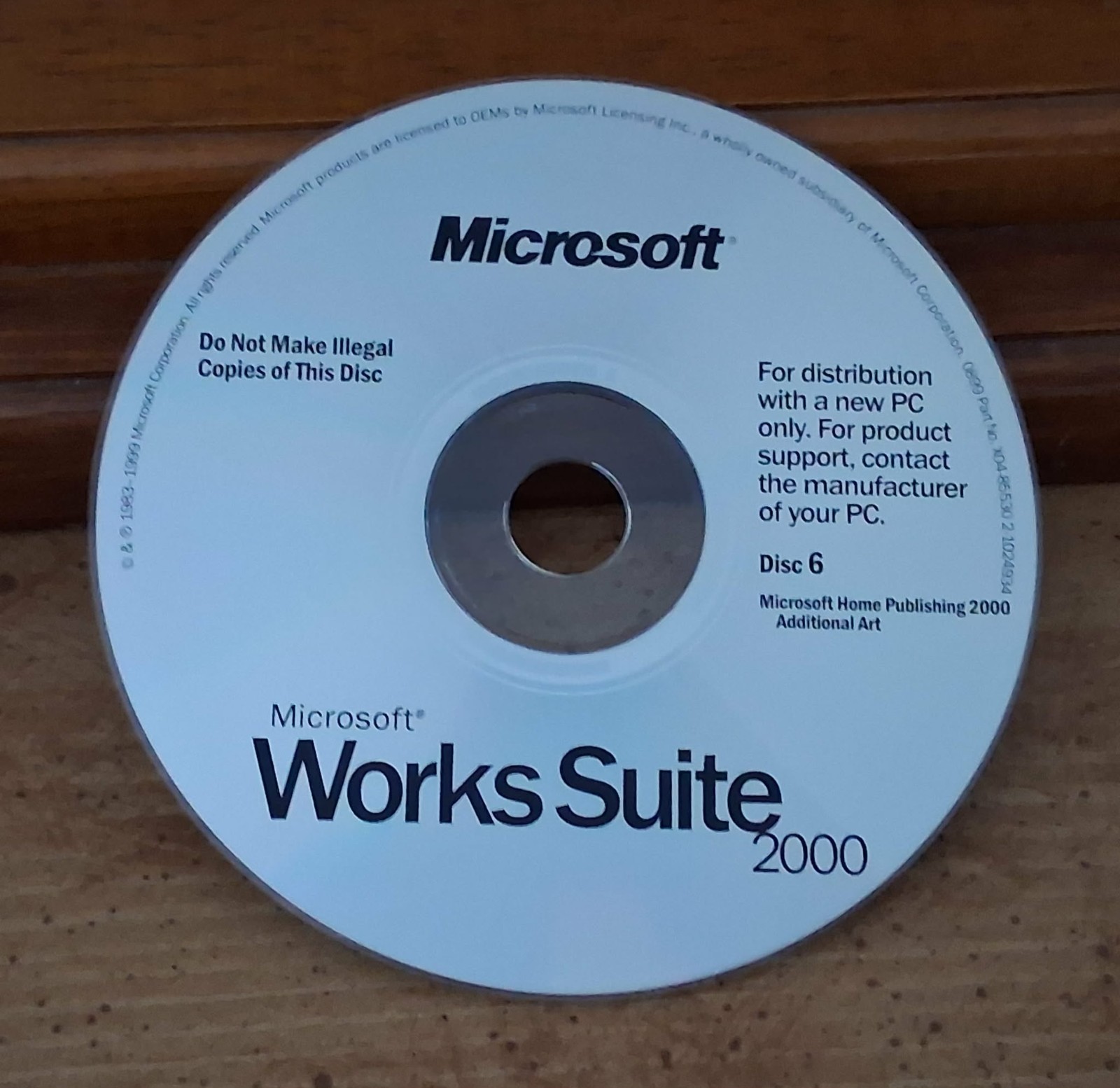 Microsoft Works Suite 2000 - 7 CD-ROM Set