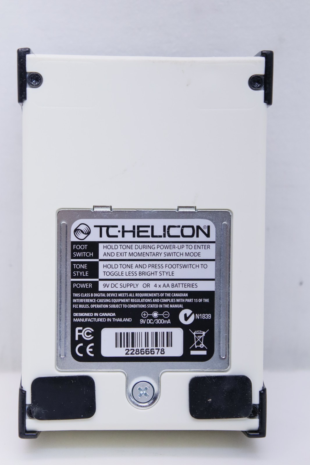 TC Helicon Critical Mass Studio-Quality Vocal Stompbox Large Group-Sound Effects