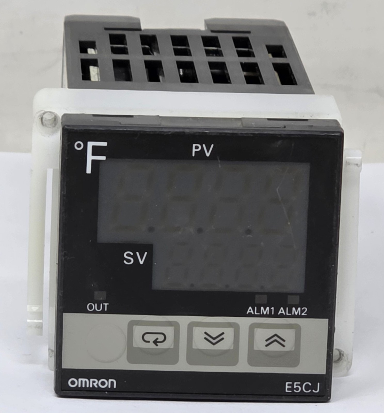 Omron E5CJ-C2-F Temperature Controller 100-240 VAC