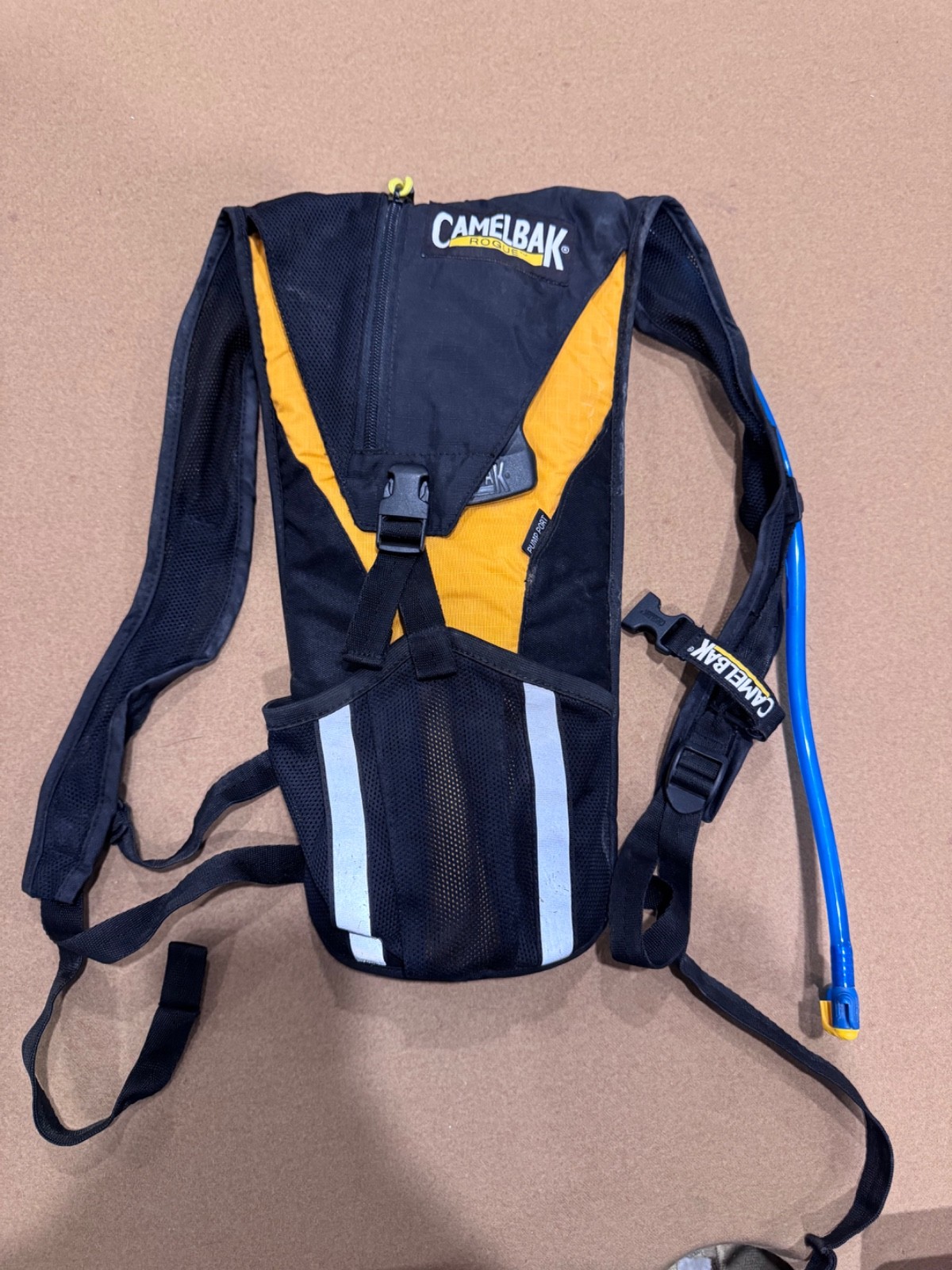 CamelBak Rogue 2L Hydration Backpack Black Yellow Pump Port Hiking Cycling