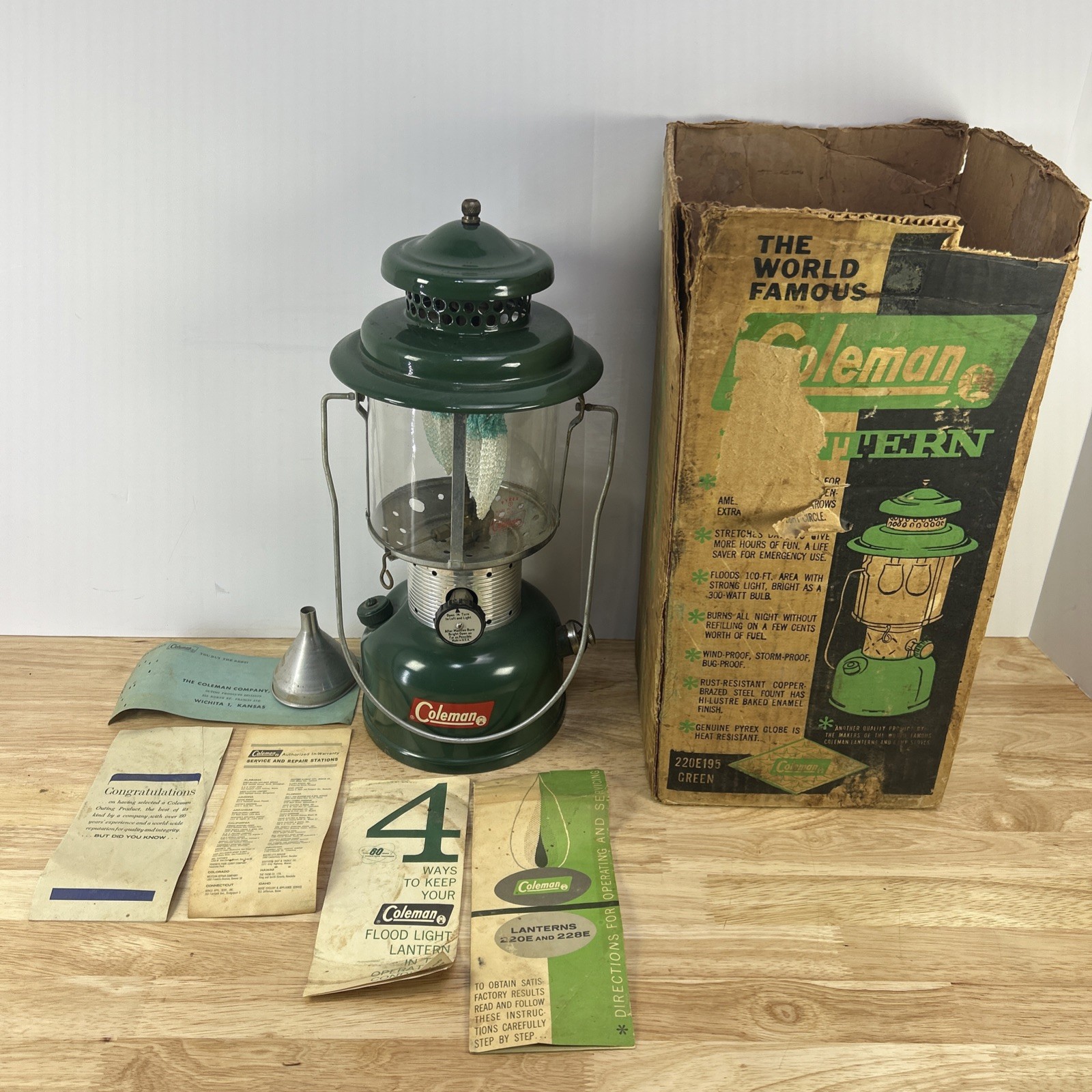 Coleman 220E Double Mantle Vintage 1963 With Paper Work And Box Original Globe