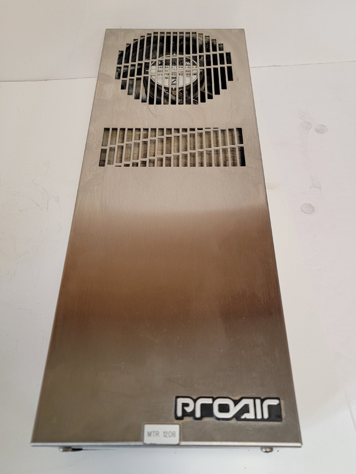 McLEAN ELECTRONIC ENCLOSURE HEAT EXCHANGER. XR20-0426-013. 230 VOLTS.