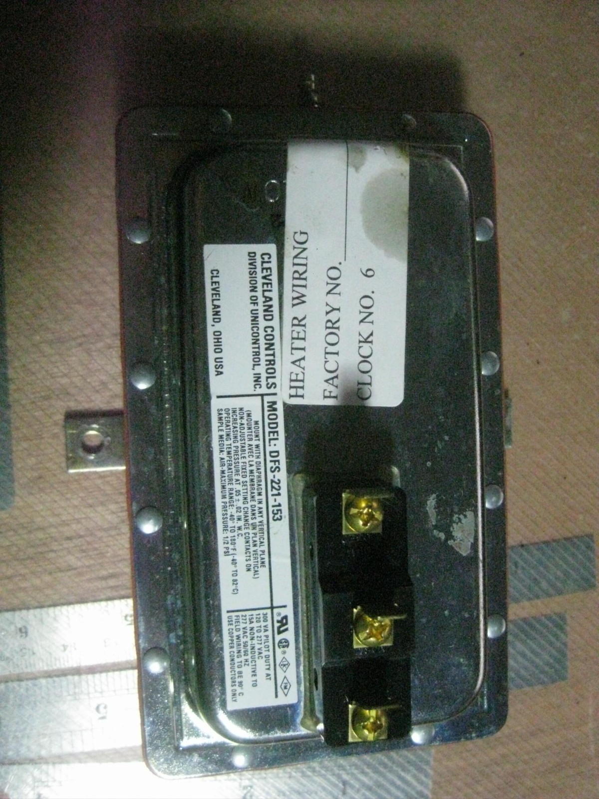 Cleveland Controls DFS-221-153 Switch NEW
