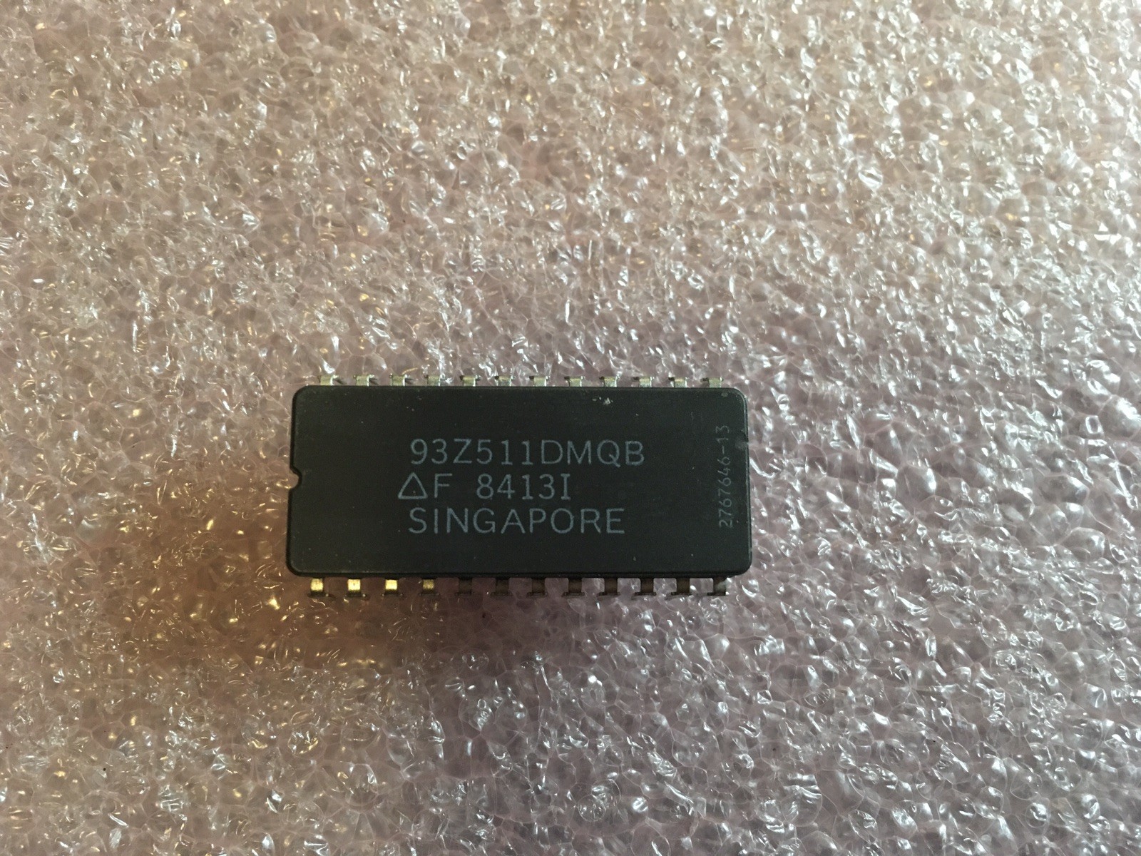 93Z511DMQB IC OTP PROM TTL TRI-STATE 2Kx8 CERAMIC DIP 24-PIN (LOT OF 1)