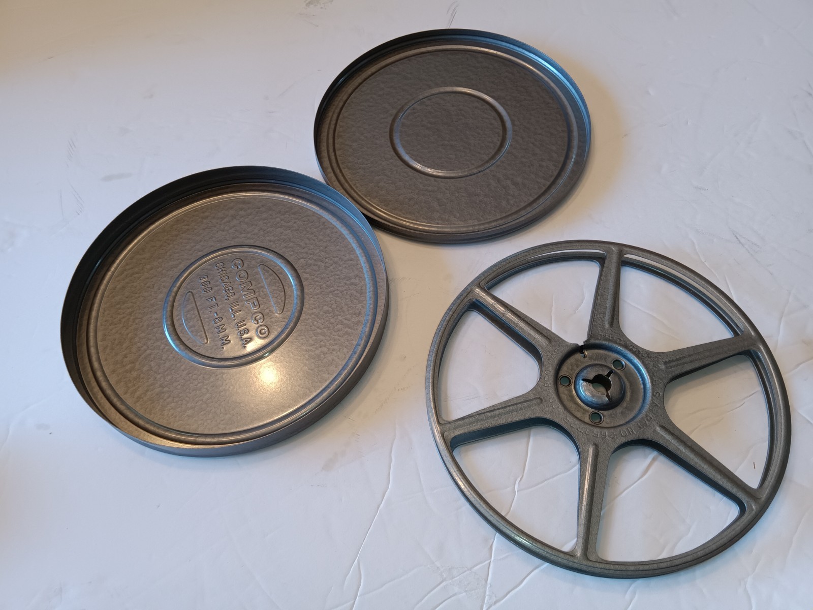 8mm film COMPCO 300 Foot Metal Take-up Reel in Excellent Condition w/Film Can