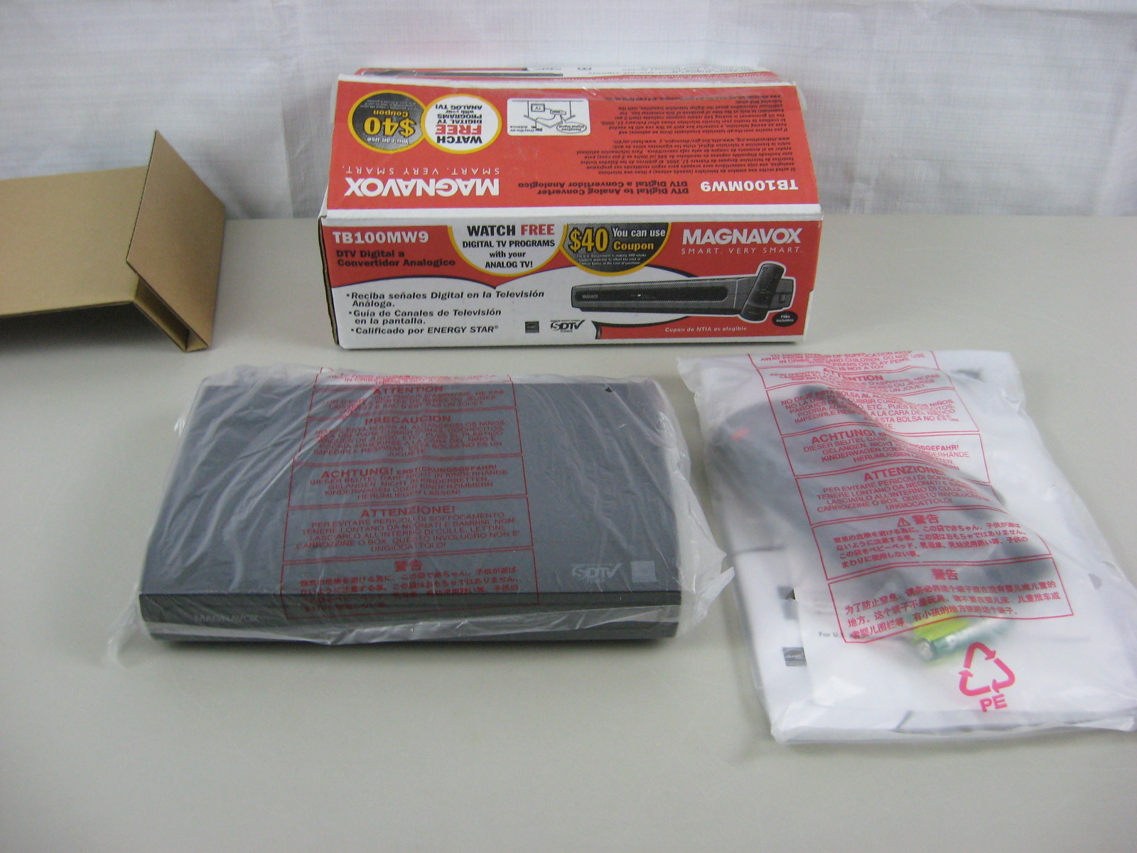 Magnavox DTV Digital to Analog Converter-Model TB100MW9 & Remote-New Open Box