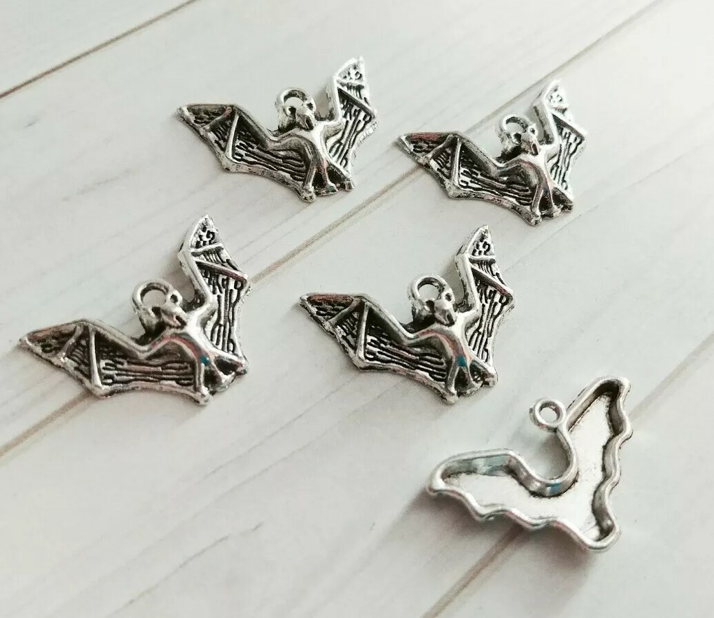 4 Bat Charms Animal Pendants Antique Silver Vampire Findings Halloween Drops B