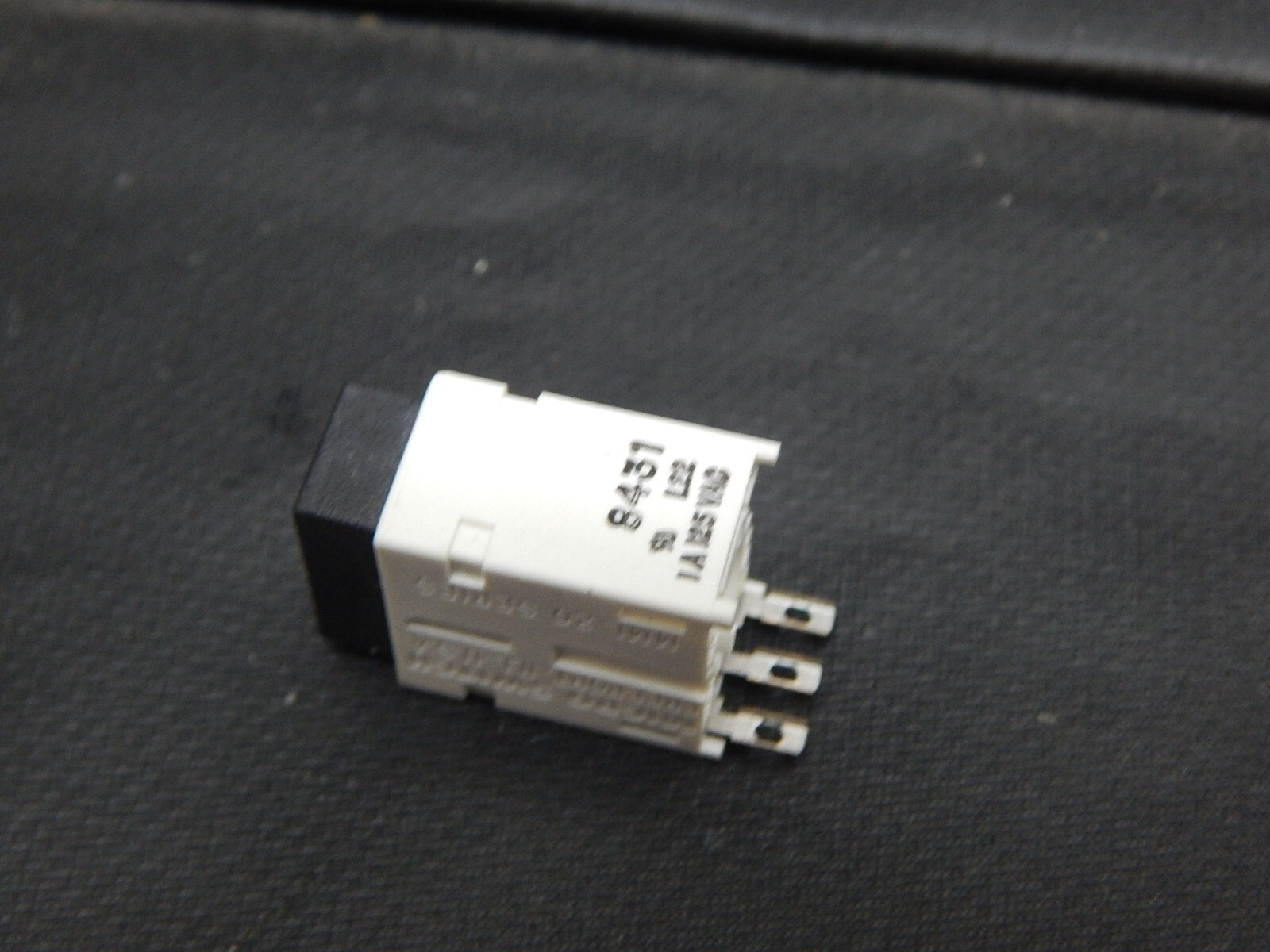 HONEYWELL MICROSWITCH MML21EA2ABK PUSH ON PUSH OFF SWITCH HOUSING -FAST SHIP