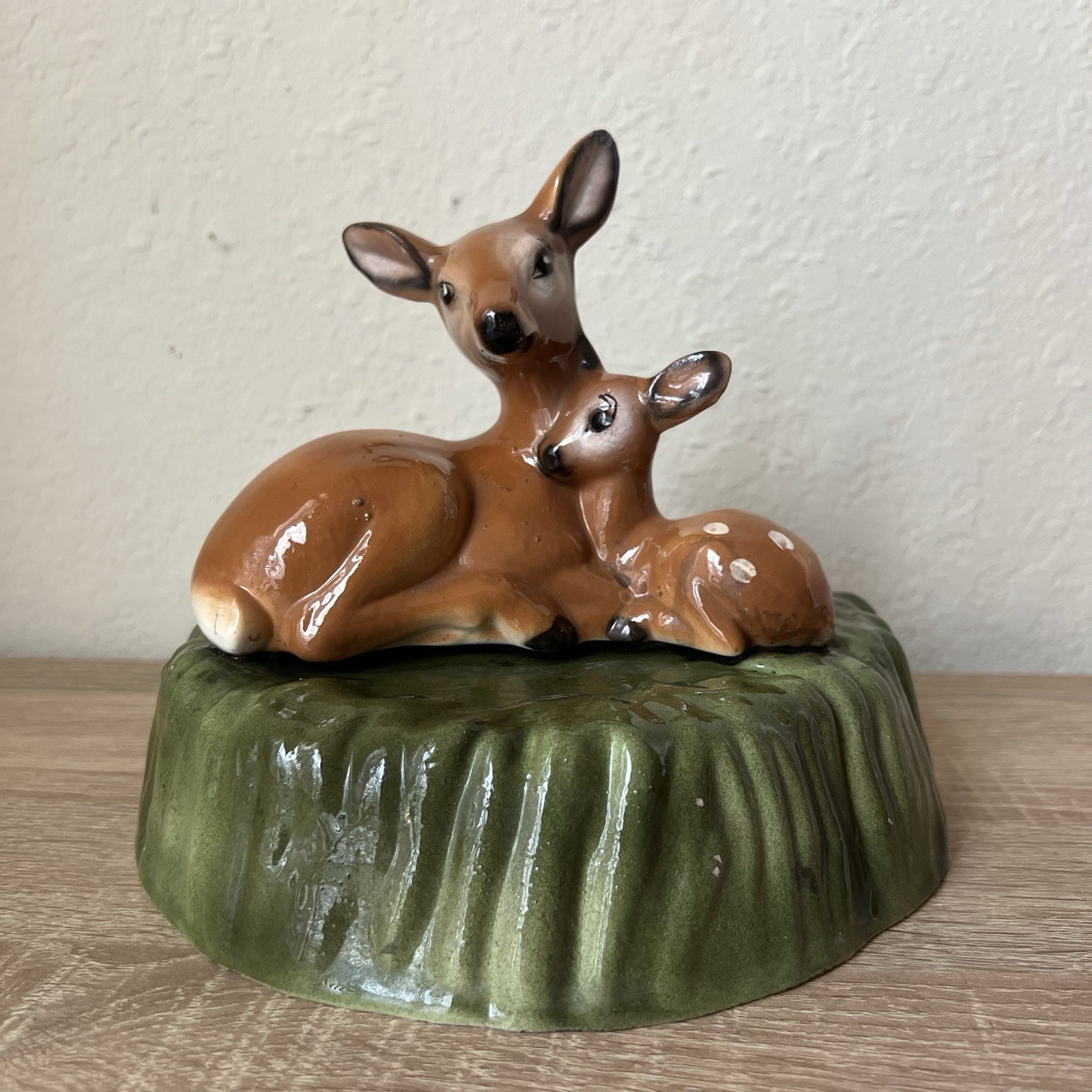 Vintage 50s 60s Planter Deer Fawn & Mother Woodland Cottage Chic  9" Diameter