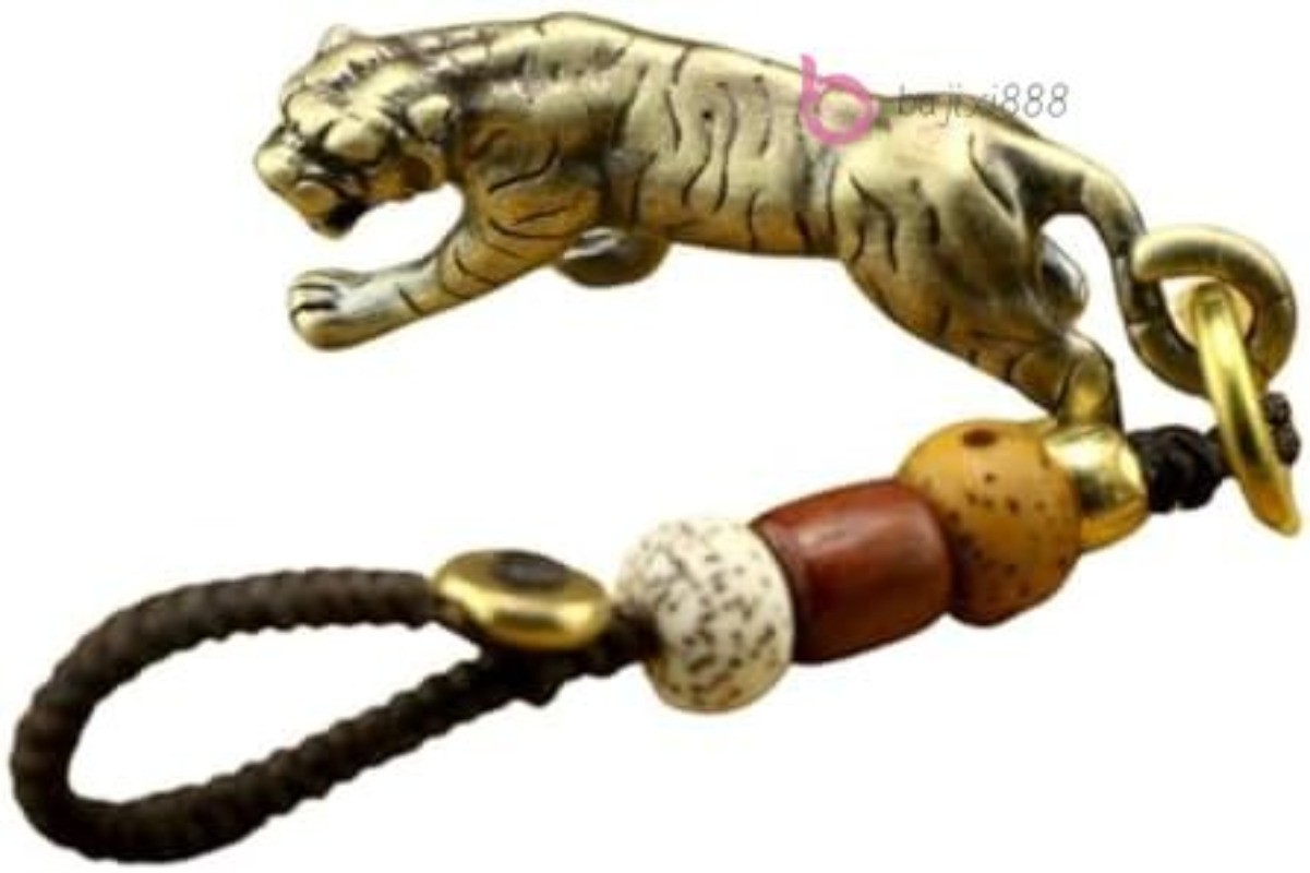 Retro creative brass Luck zodiac tiger statue  key chain pendant Luck thing