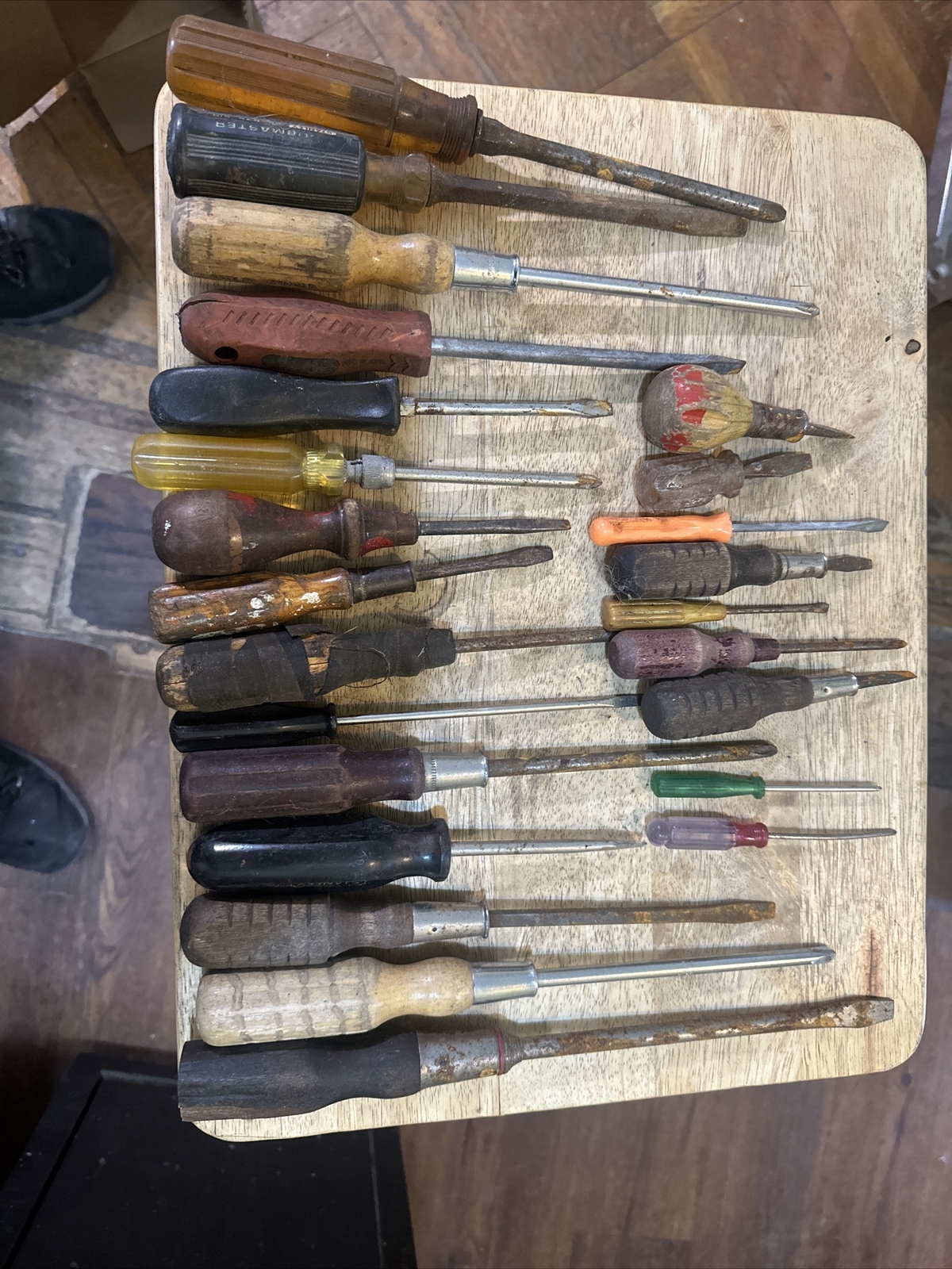 Vintage Lot Of 24 Screwdrivers