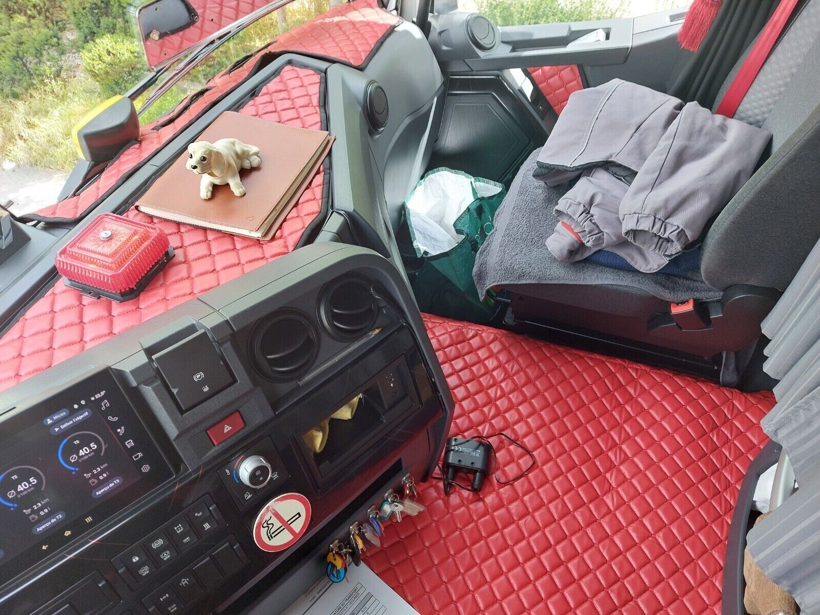 2 Red Dashboard Panel Mat Covers for Renault T truck Eco Leather with sensor