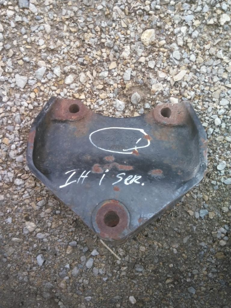 Replaces 3525662C1 INTERNATIONAL 9200 SPRING HANGER ,  MN