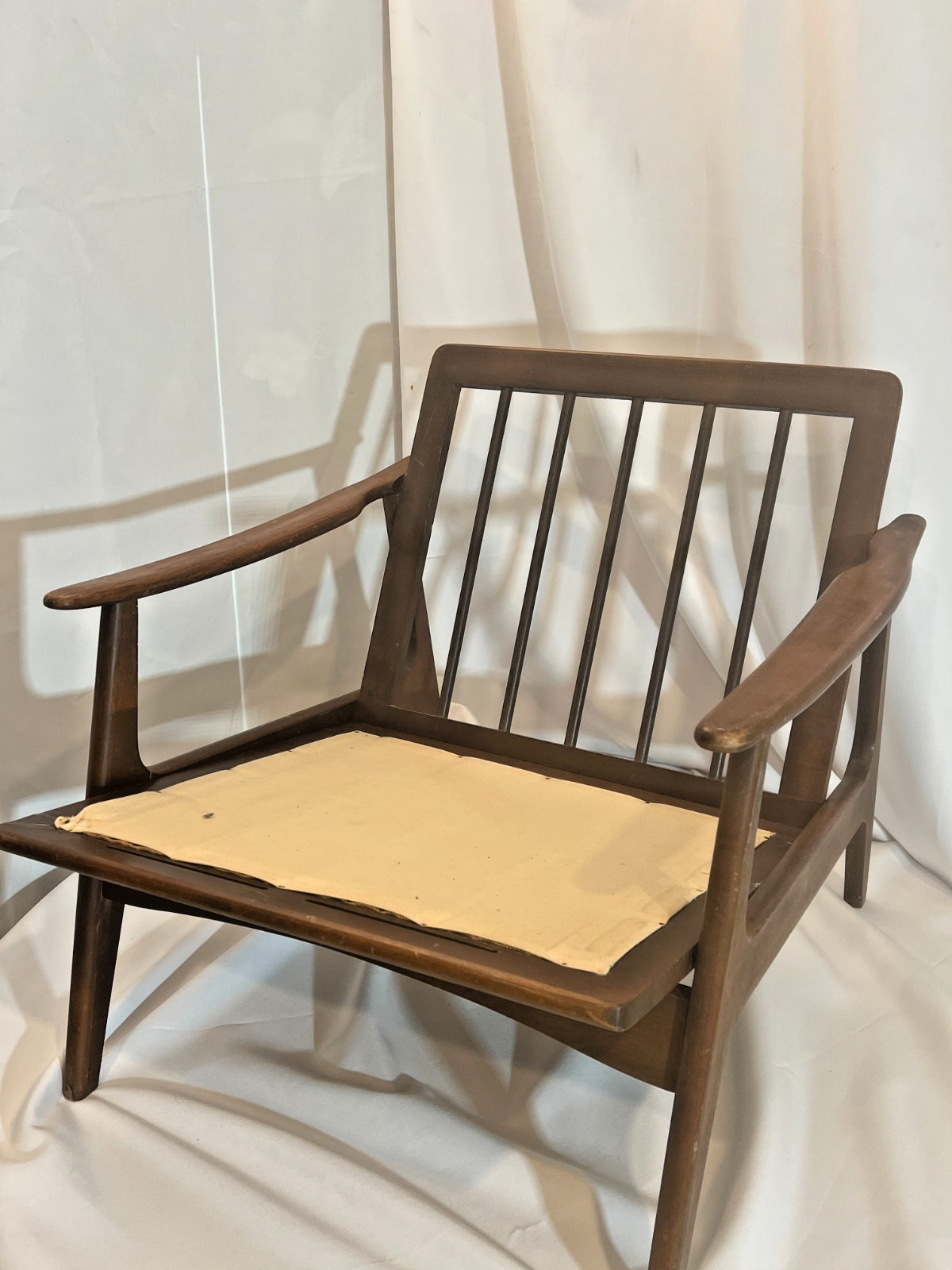 Mid-Century Modern Danish-Style Lounge Chair - Walnut, 1960s - Beautiful Shape