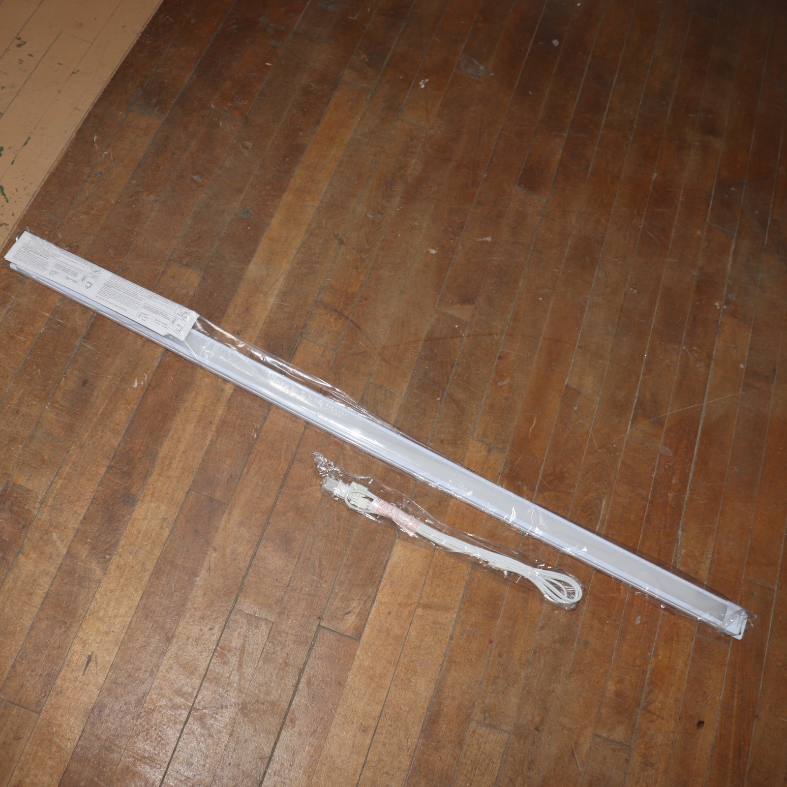 Ultra Prograde Under Cabinet LED Light Linkable White 48" 64989-2
