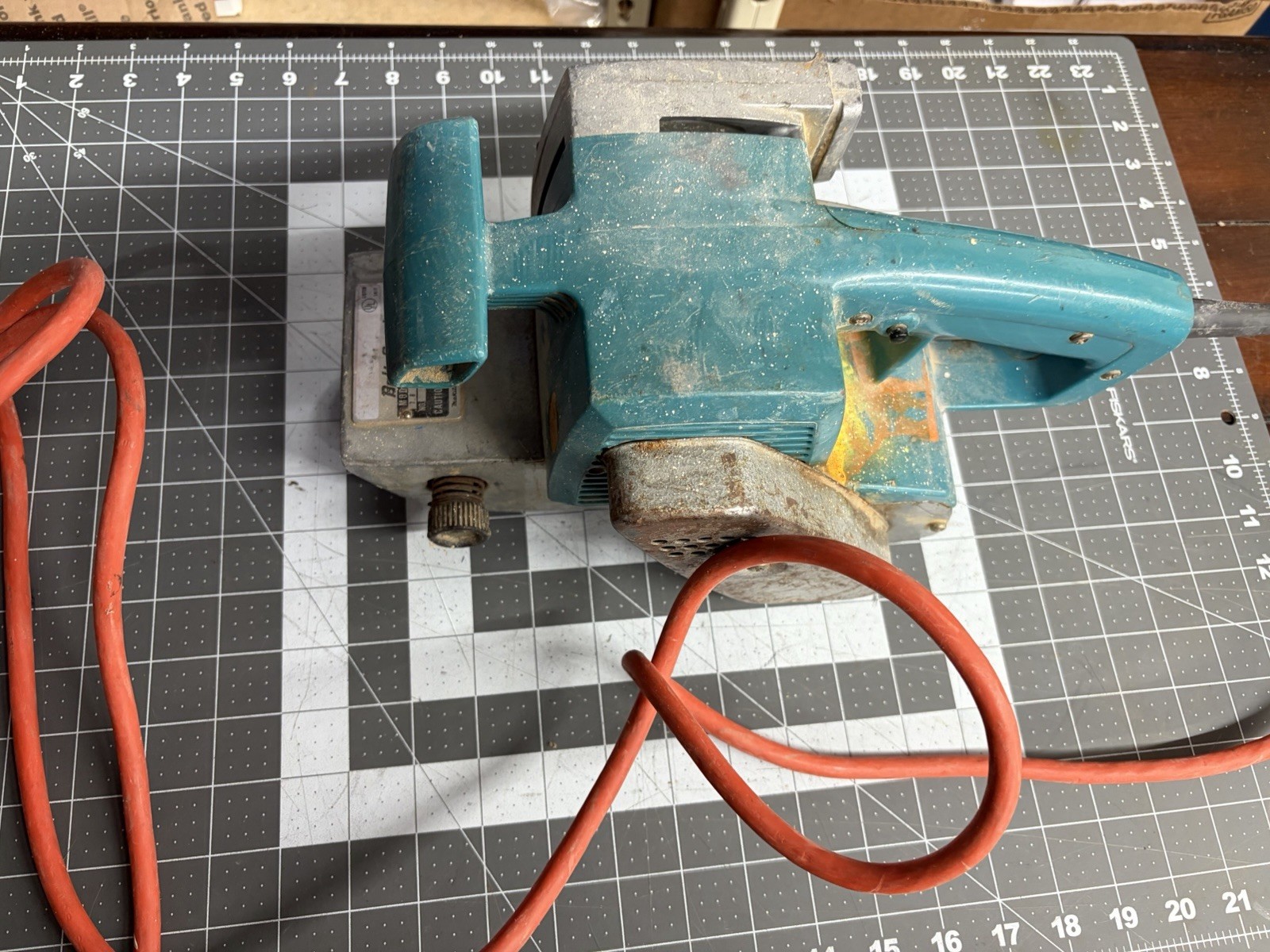 Vintage MAKITA Belt Sander Tool 9900B Electric 115V Corded